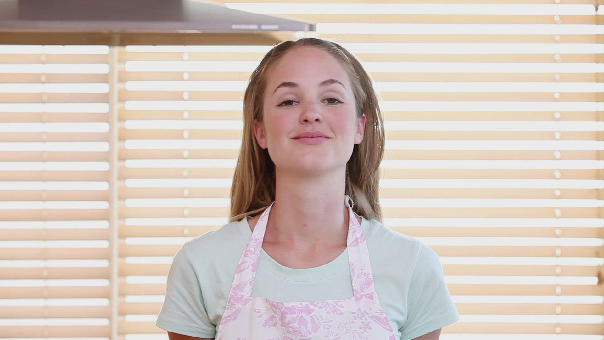 519940936 / Homemaker / Looking at Camera