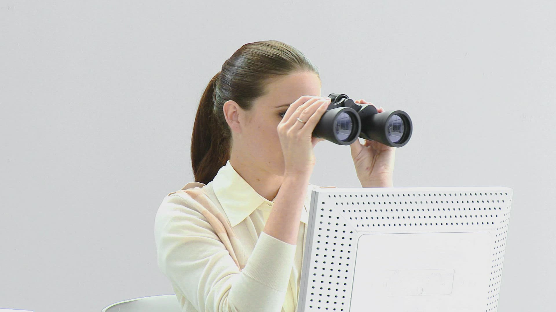 540550920 / Business People / Observing / Spyglass