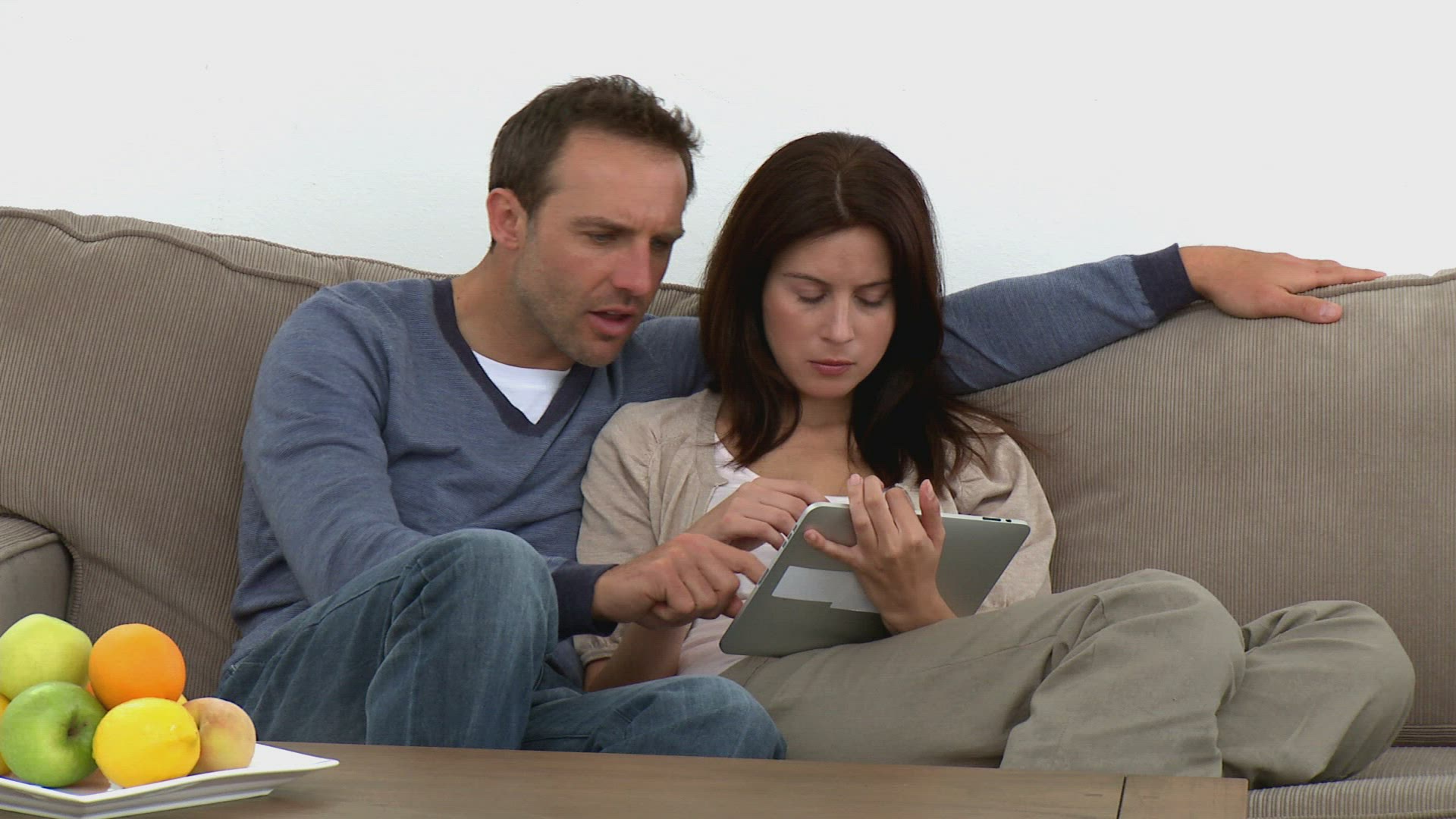 118902119 / Couple / Togetherness / Living Room
