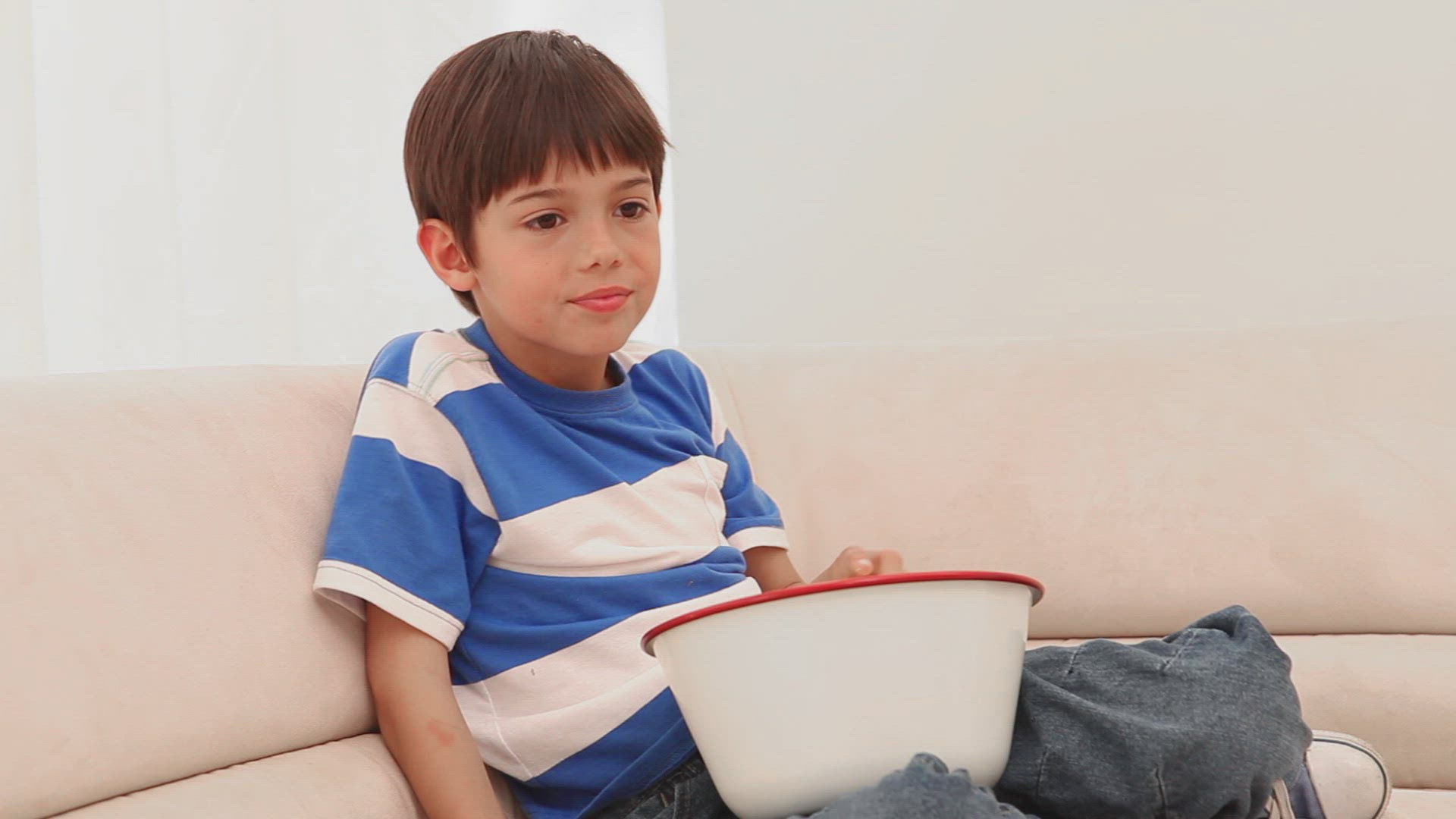 447050887 / Boy / Eating / Snack Foods