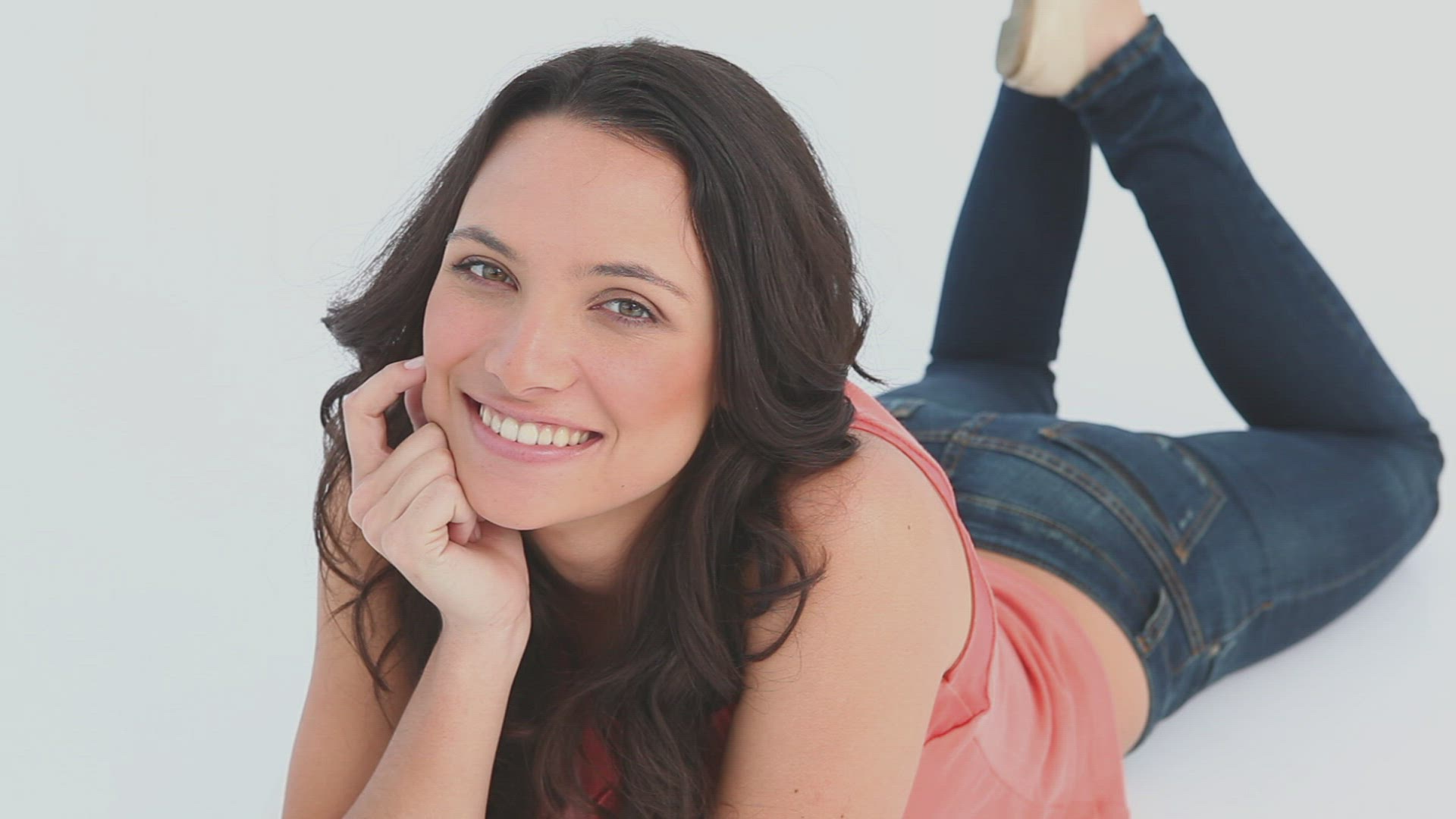 652354773 / Woman / Dark-haired / Face-down Position