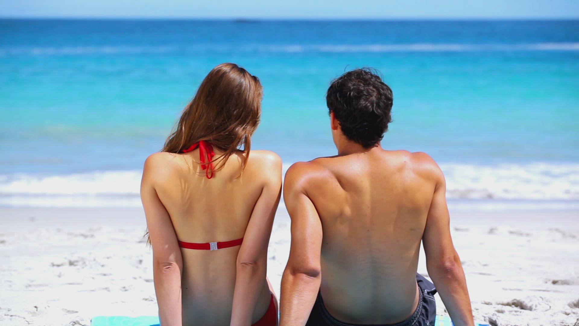 702314516 / Couple / Savouring / Beach Holidays
