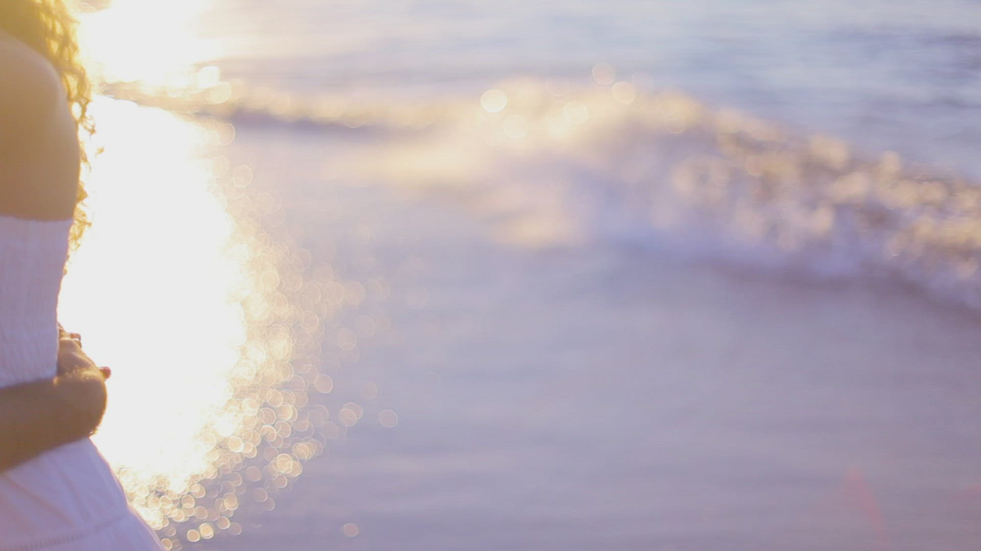 310381822 / Couple / Honeymoon / Beach