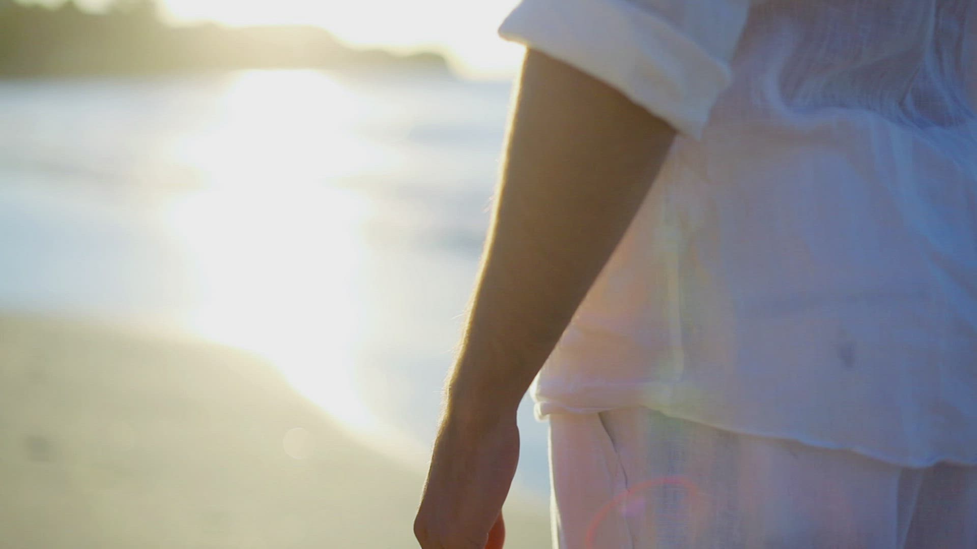 105650151 / Couple / Honeymoon / Beach