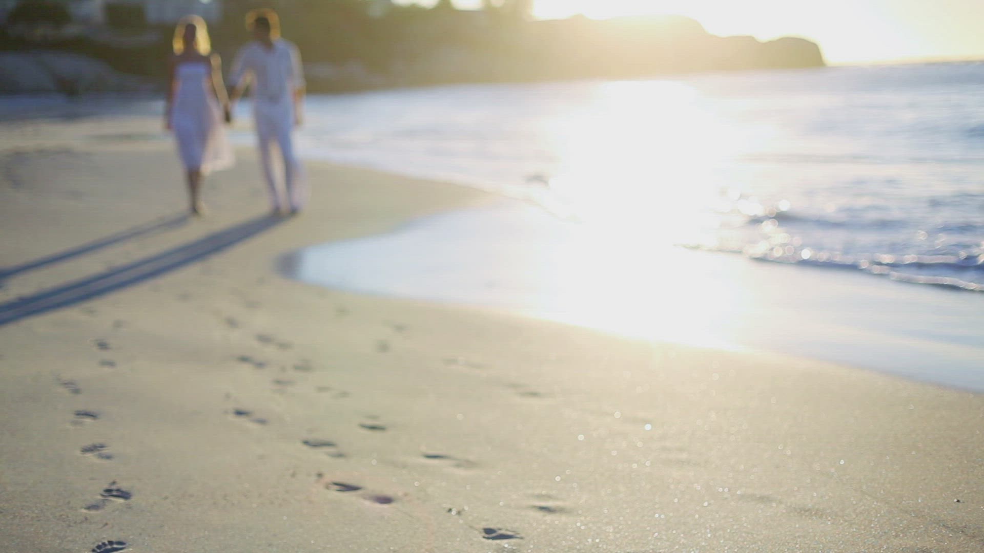 400315017 / Couple / Honeymoon / Beach