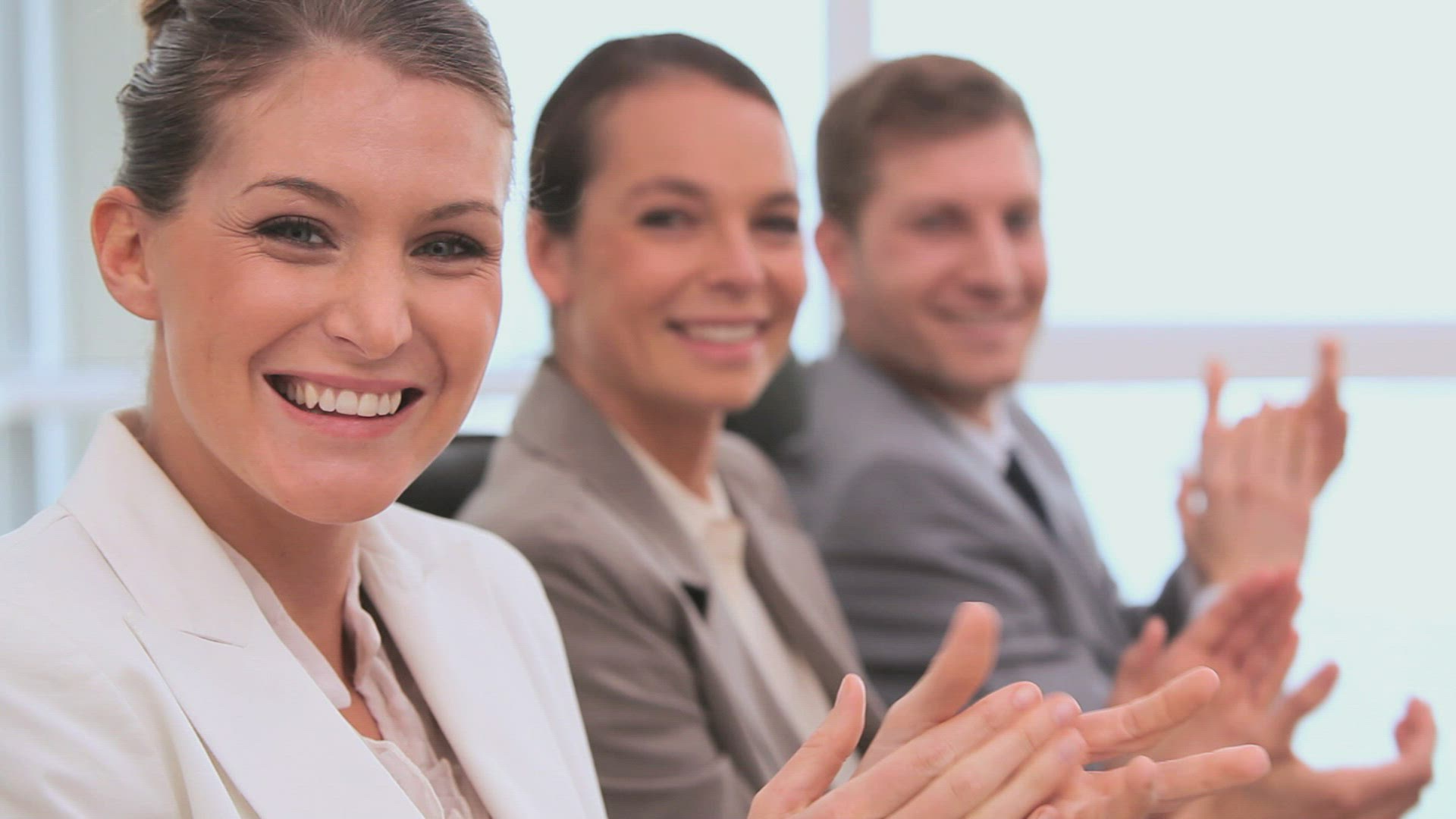 675838214 / Applauding / Businesswoman / Business People