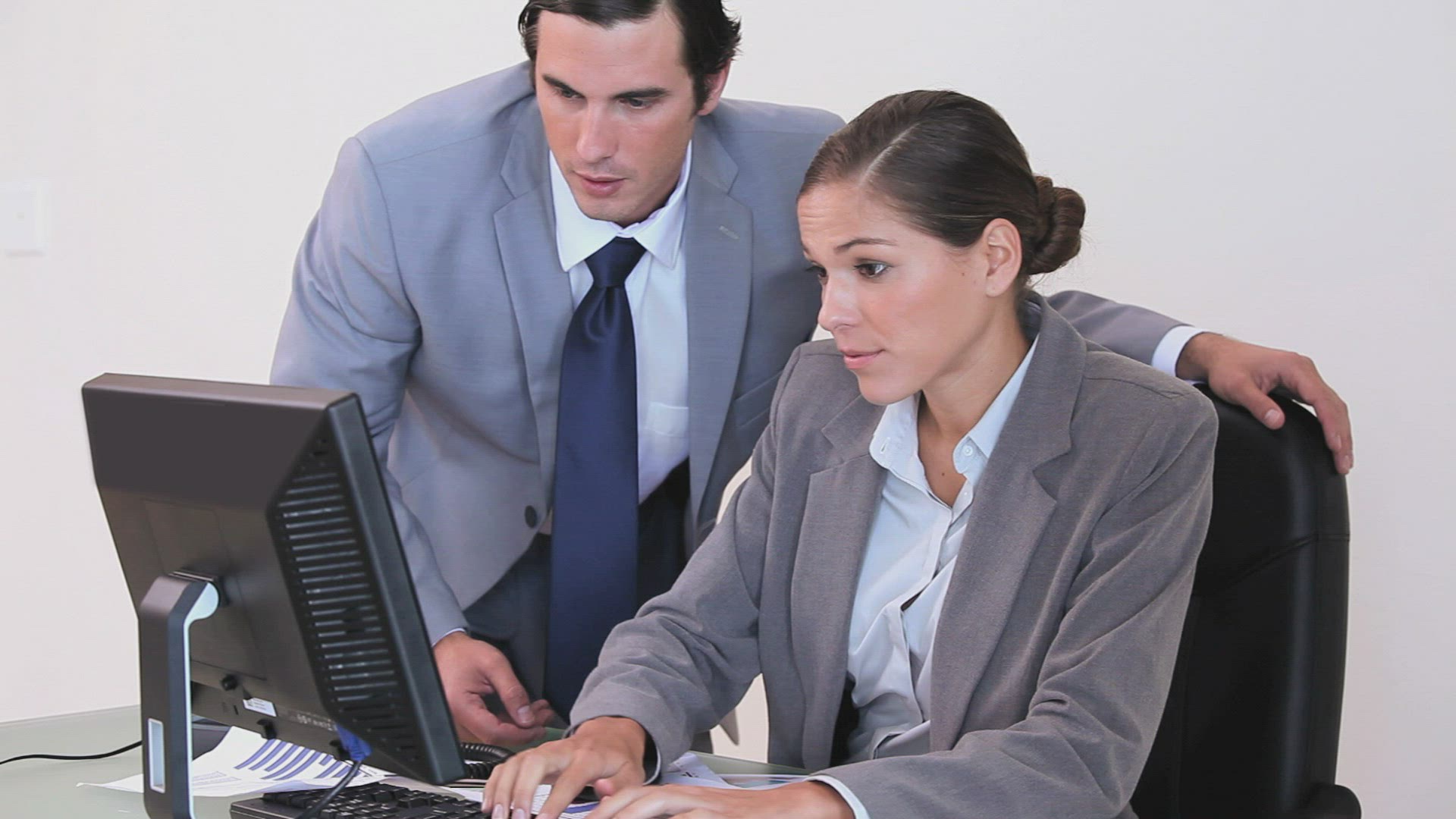 483193973 / Conversing / Businesswoman / Discussing