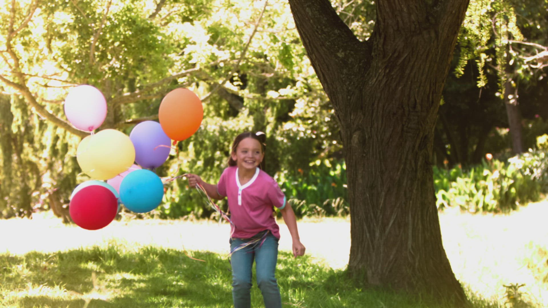 211760990 / Child / Joy / Balloon