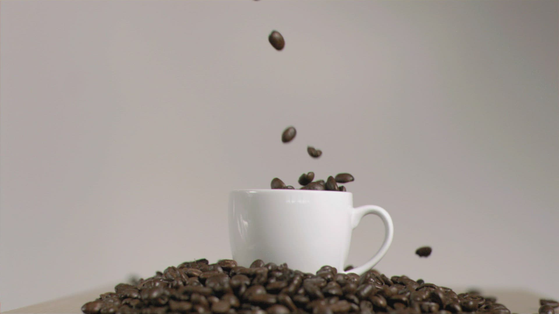 208664397 / Falling / Mug / Drinking vessels