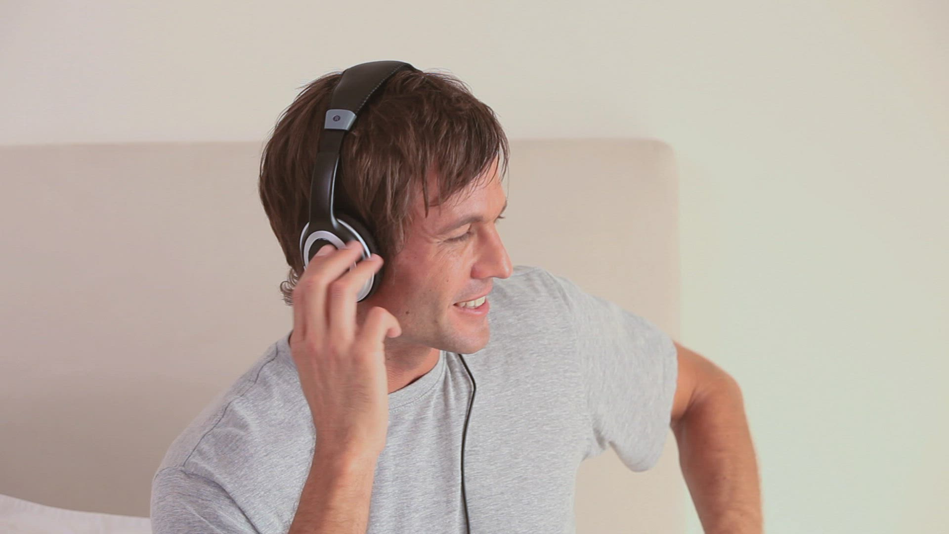 158477163 / Dark-haired / Relaxing / Savouring