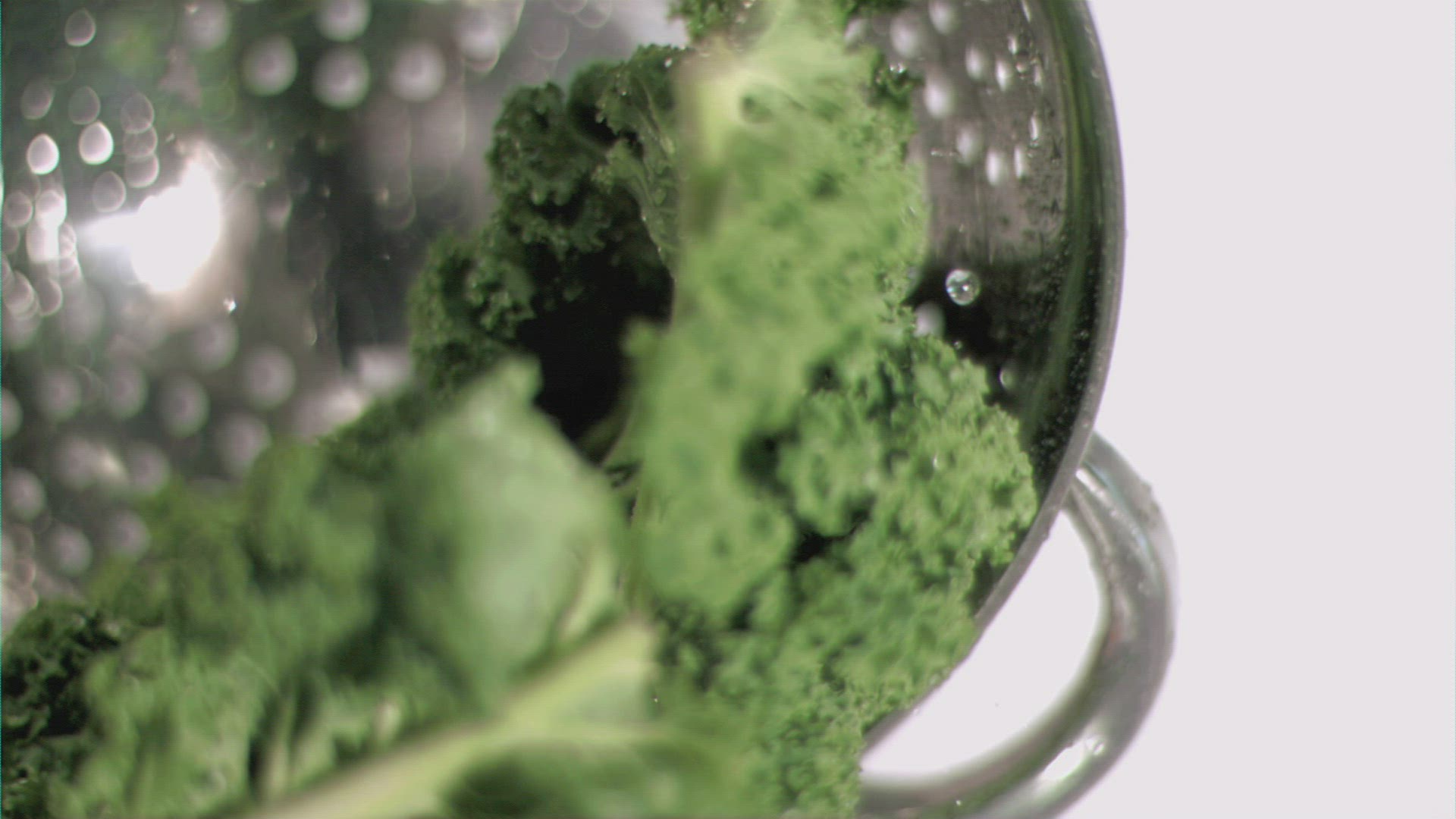 689999079 / Vegetables / Falling / Strainer