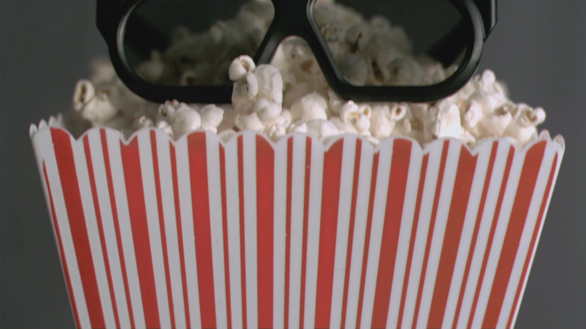 321391344 / Falling / Text / 3D Glasses