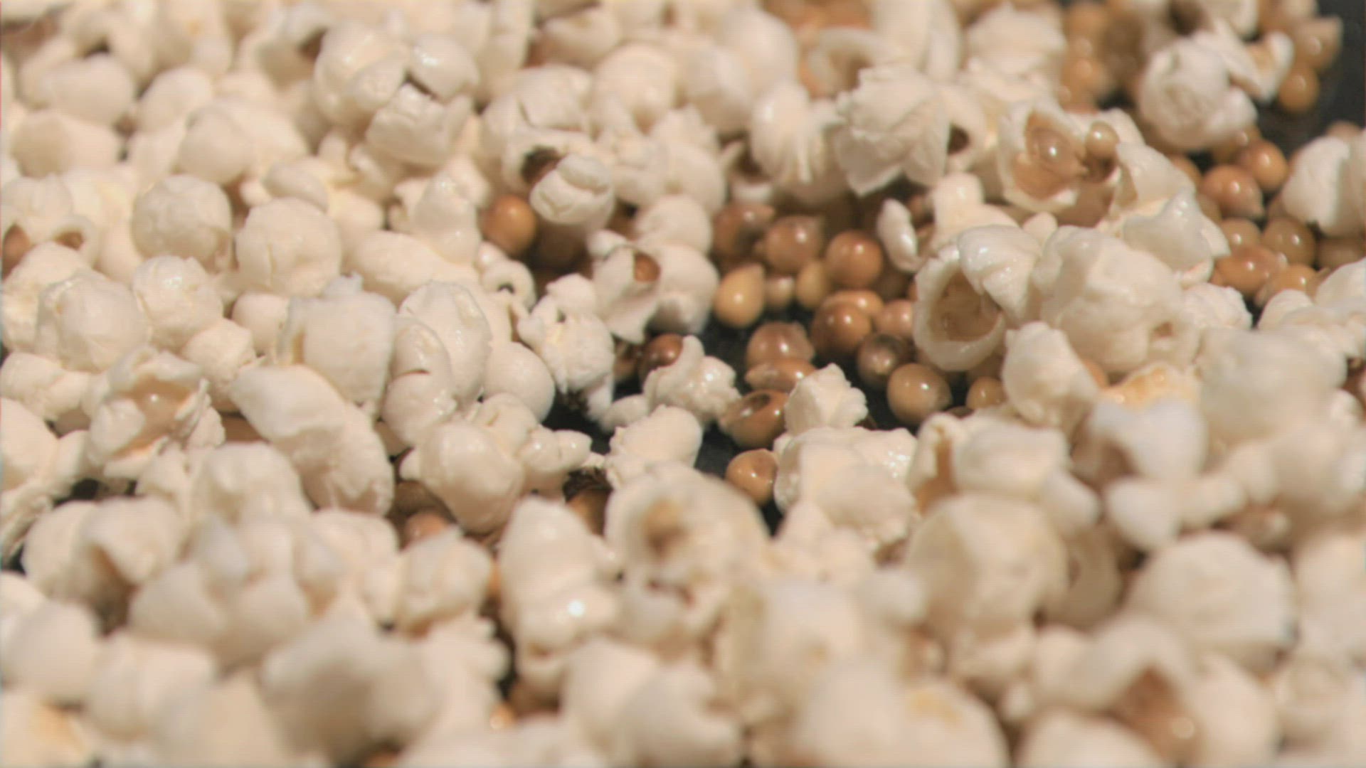 580297178 / Popcorn / Corn / Frying Pan / Slowmotion