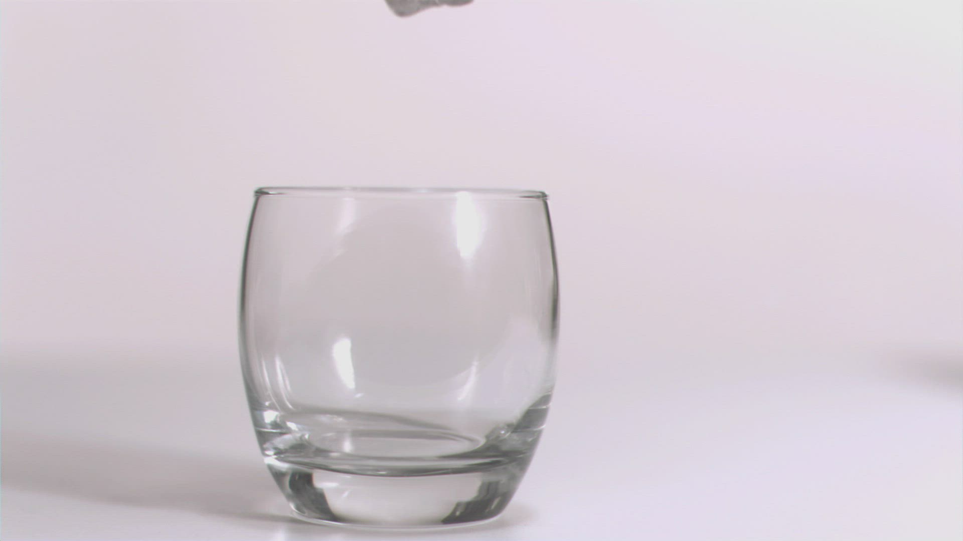 884894801 / Ice Cube / Glass