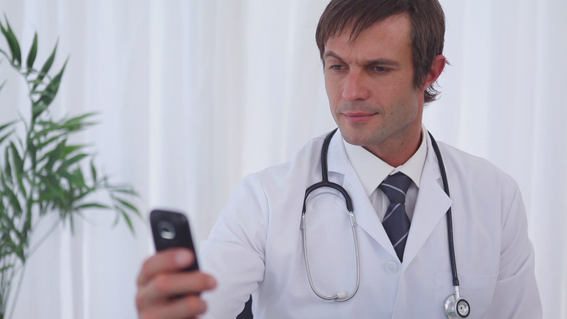 443756818 / Doctor / Looking at Camera / Expertise