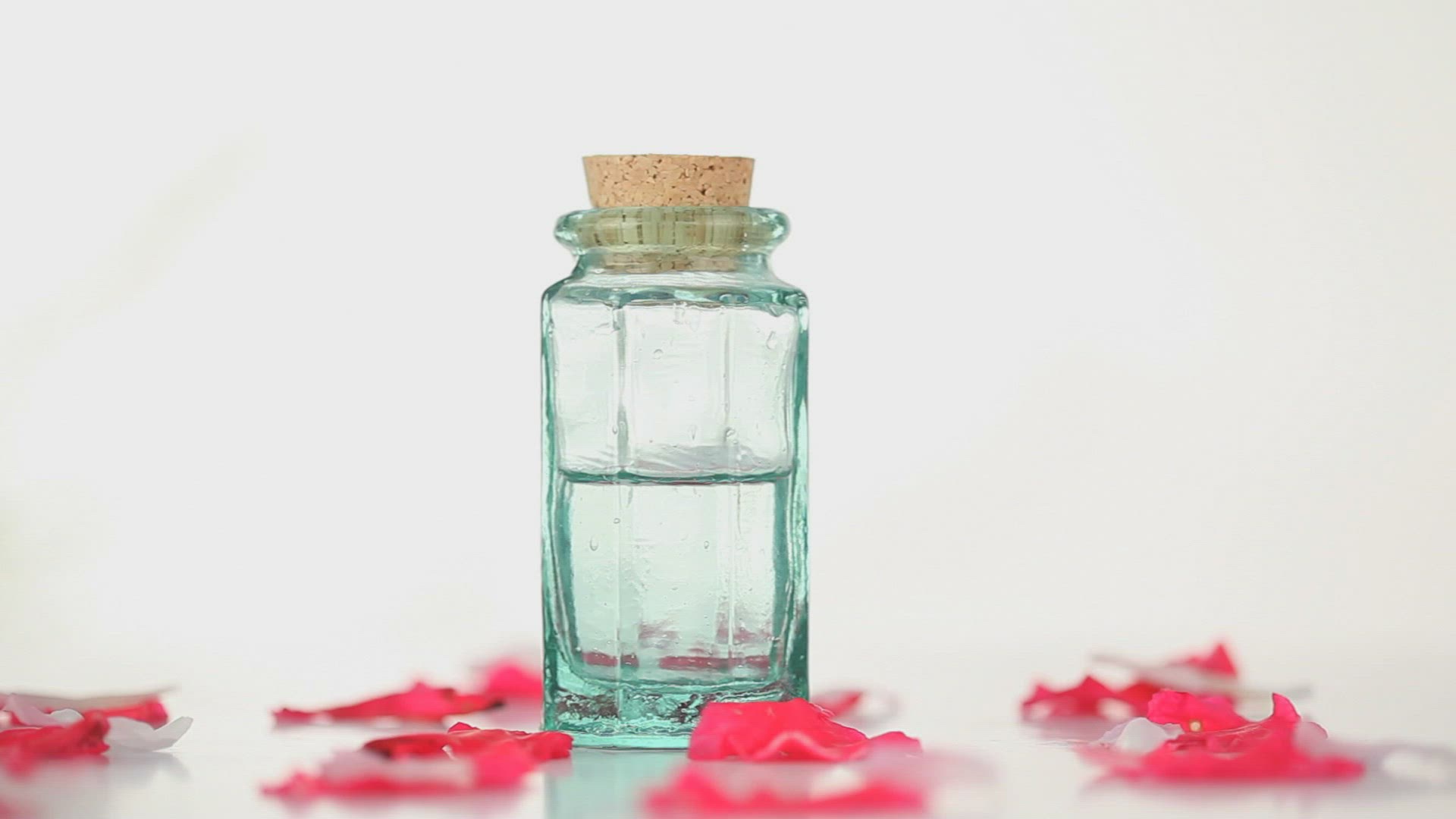 330993270 / Spa / Skincare / Aromatherapy