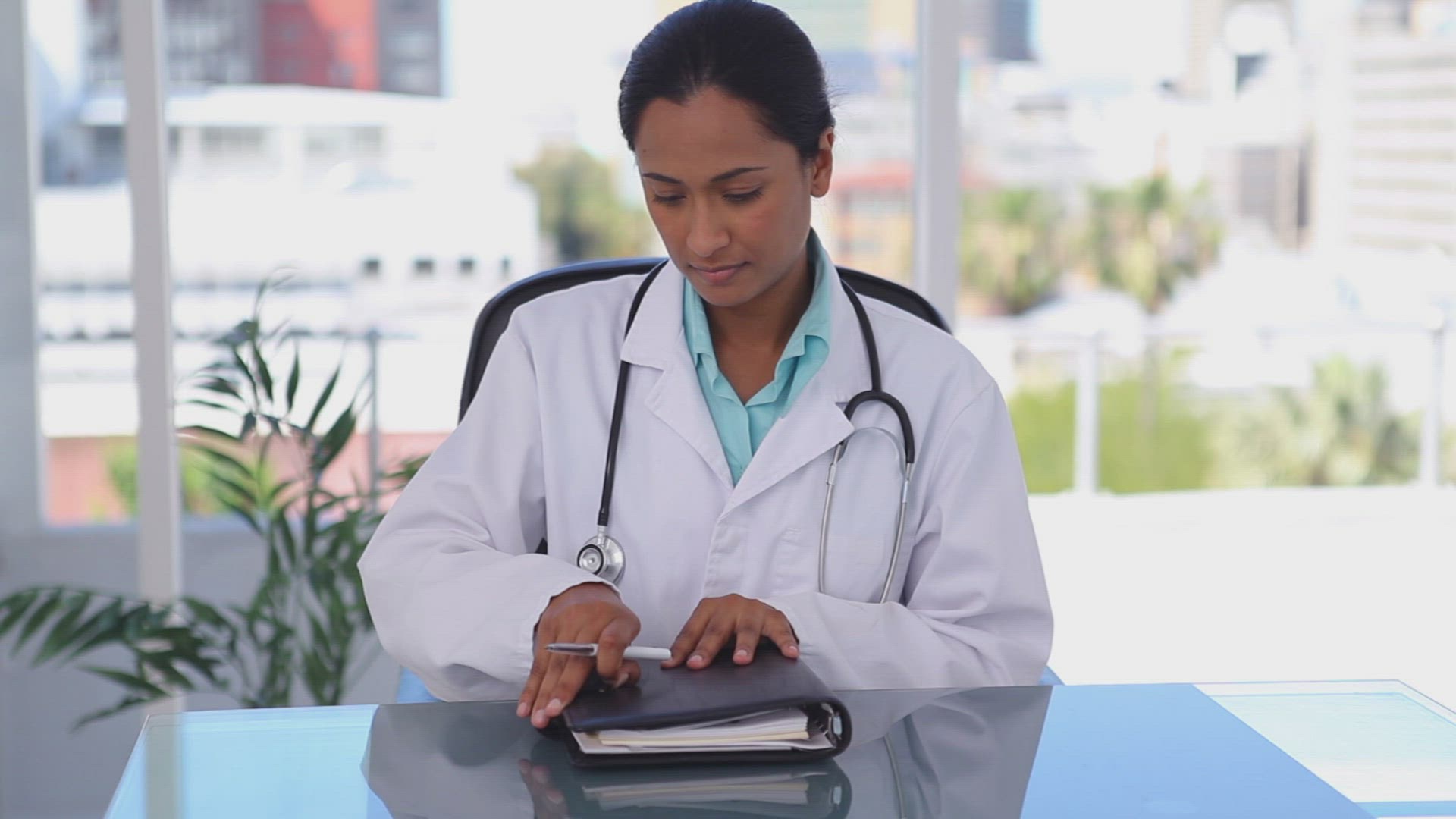 942440504 / Doctor / Doctor's Coat / Working