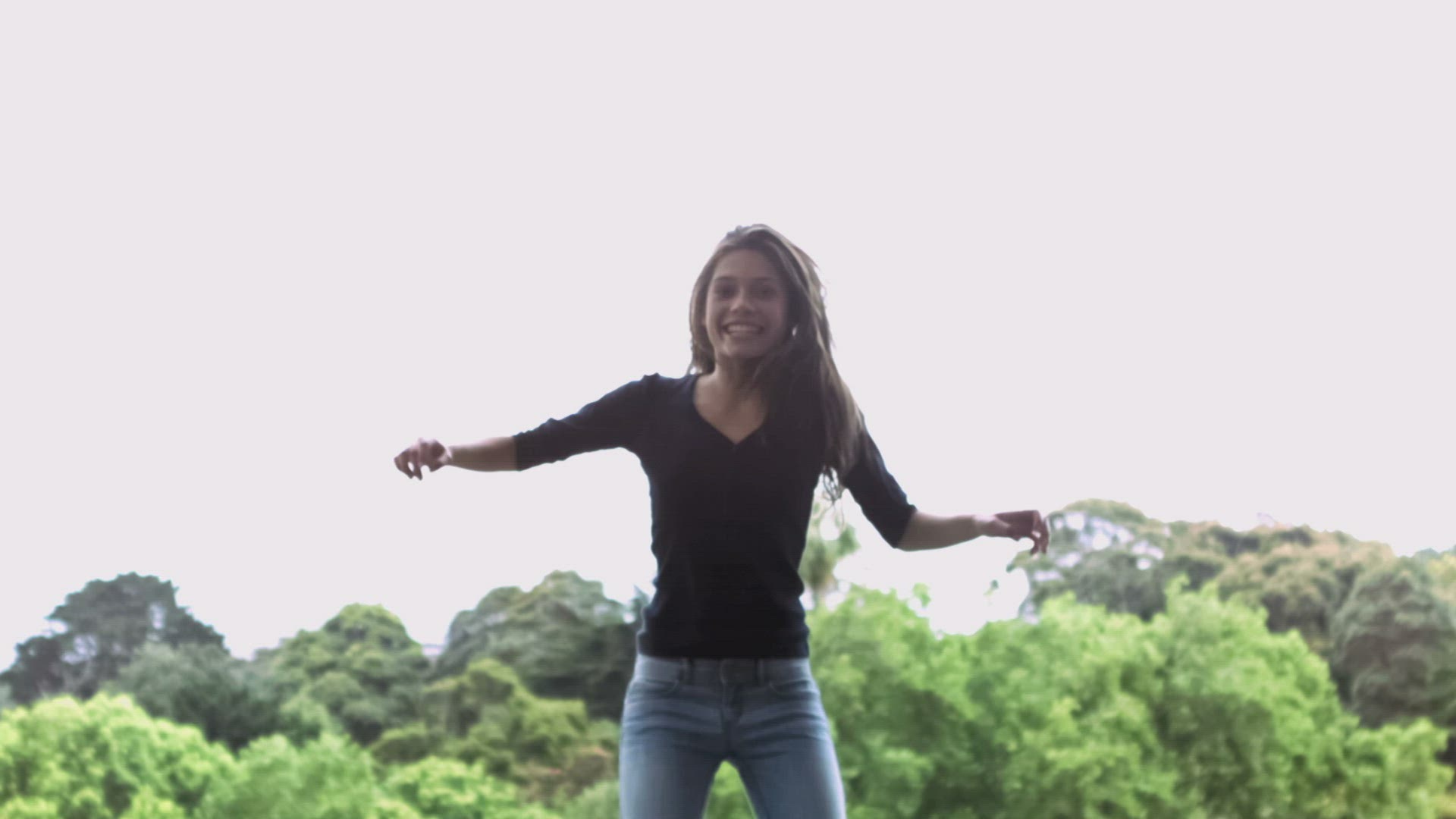 269664143 / Woman / Brown-Haired