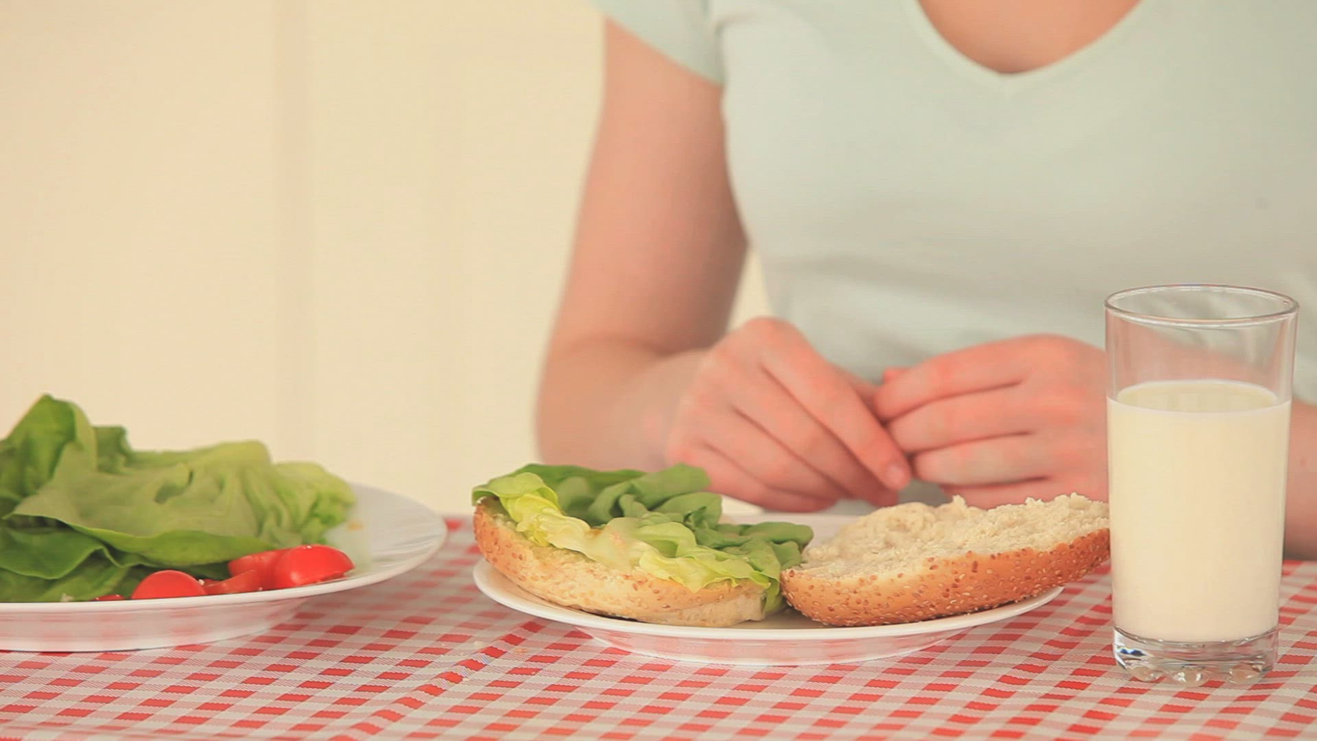 958393590 / Woman / Cooking / Healthy Eating