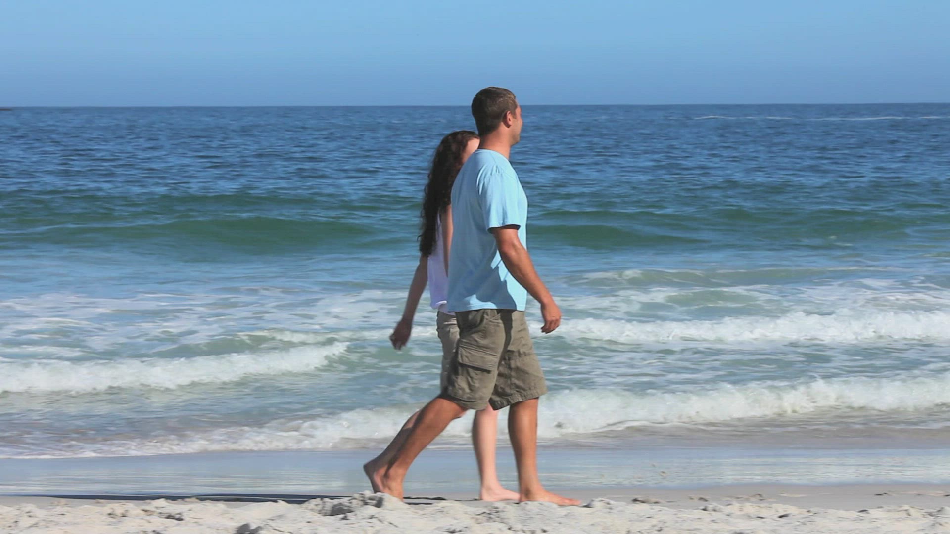 165331035 / Couple / Promenade / Happiness