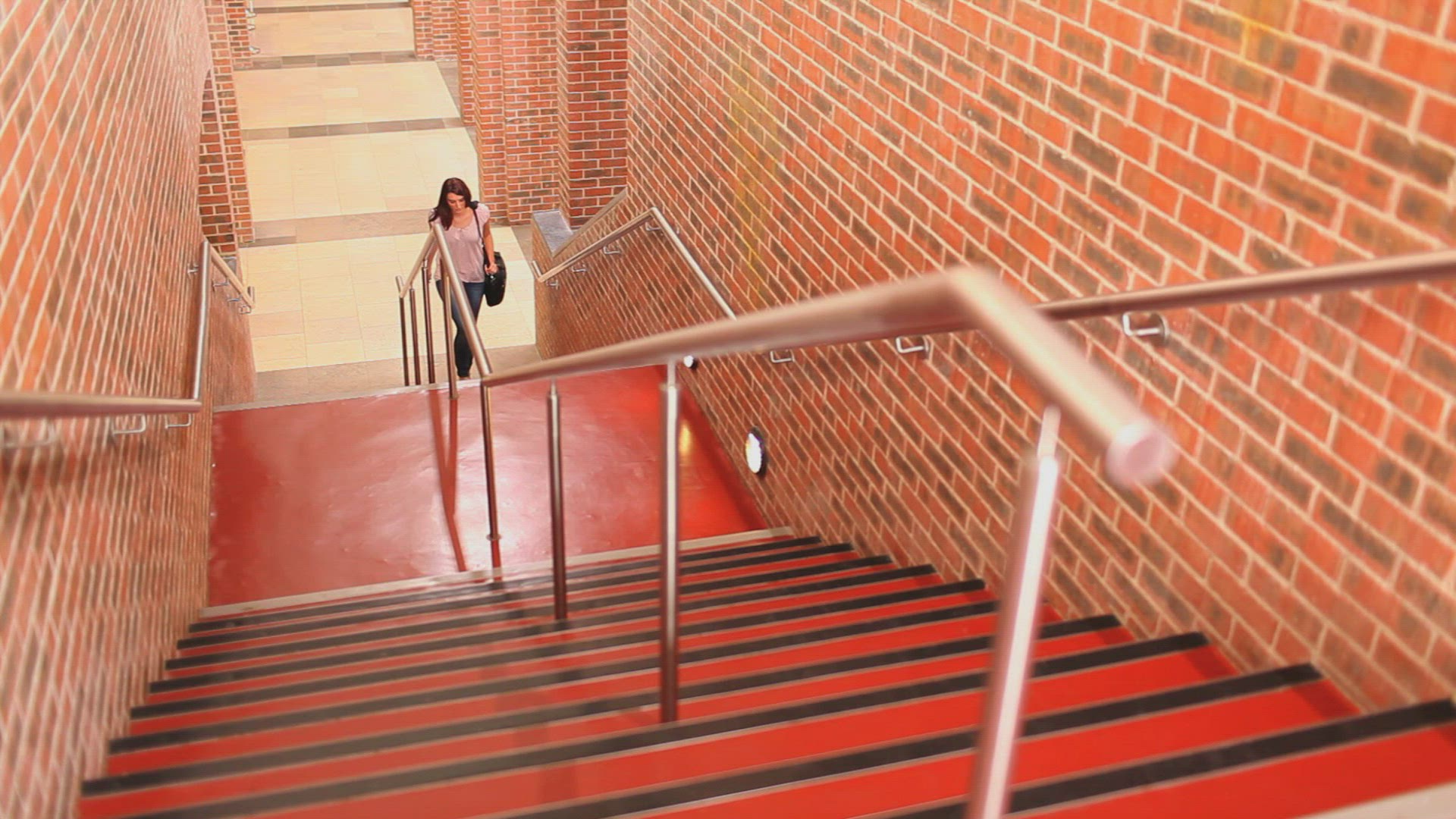 680994532 / Student / Climbing Stairs / College
