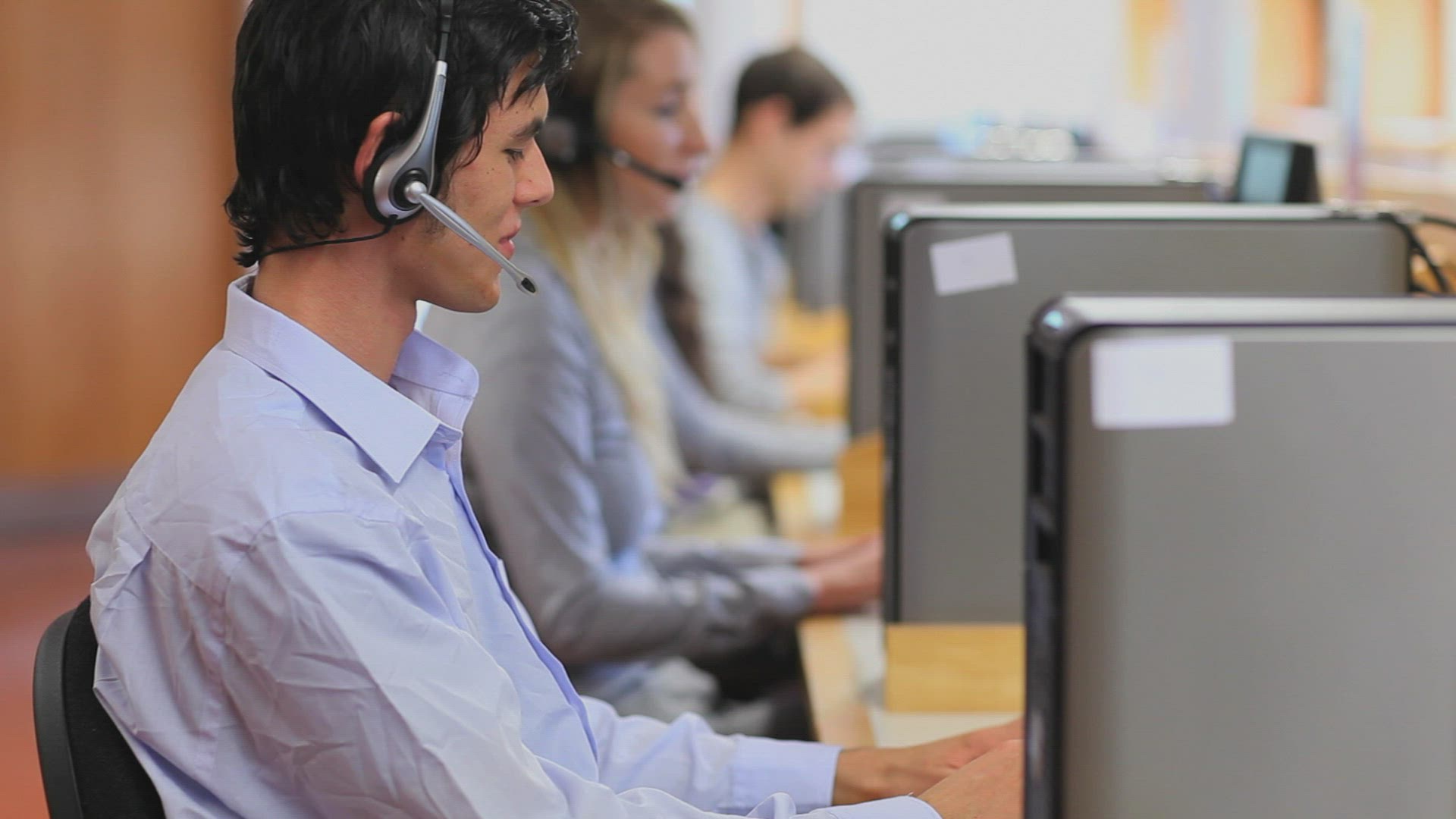 495947046 / Call Center Agent / Headset / Call Center