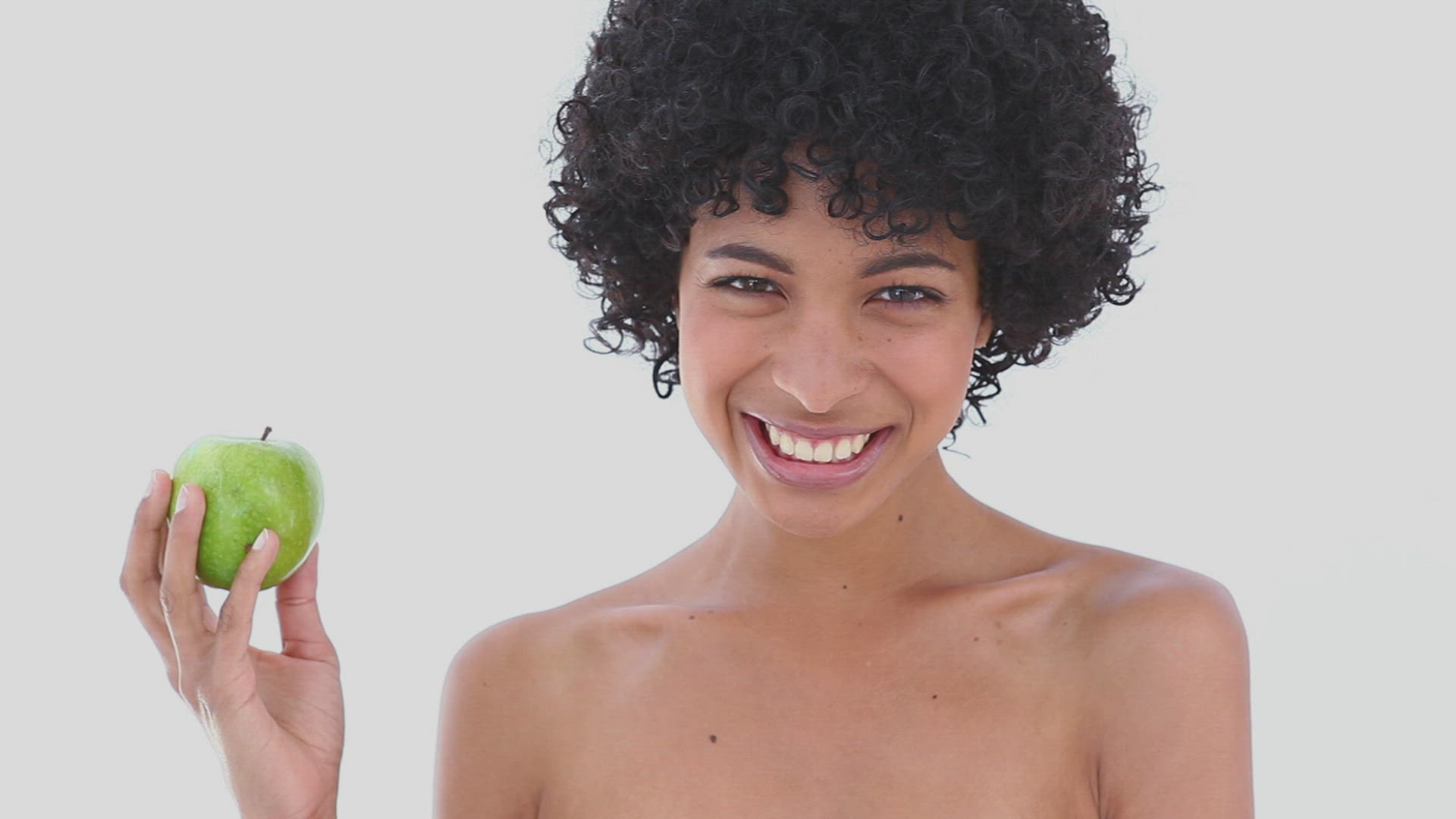 593586621 / Woman / Multi-Ethnic People / Apple