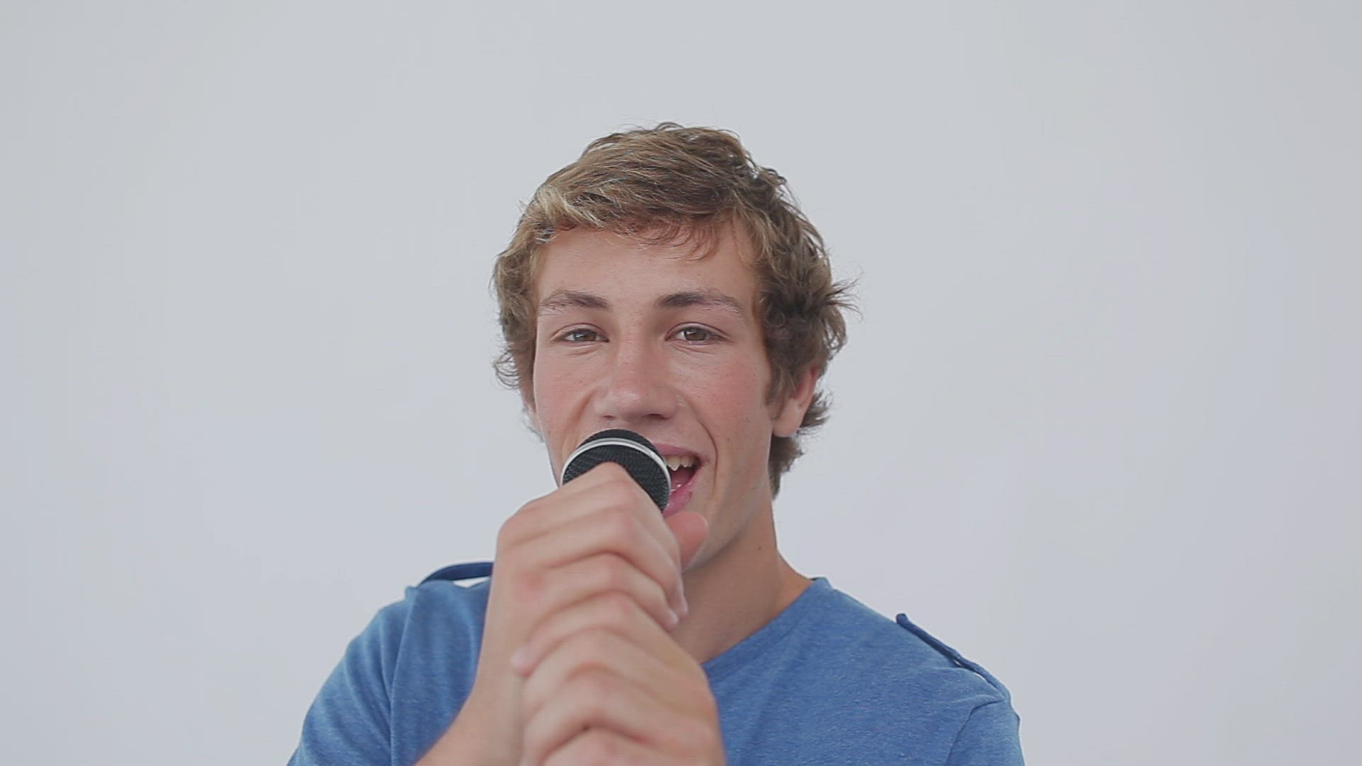 245547119 / Young Adult / Karaoke / Microphone / Singing