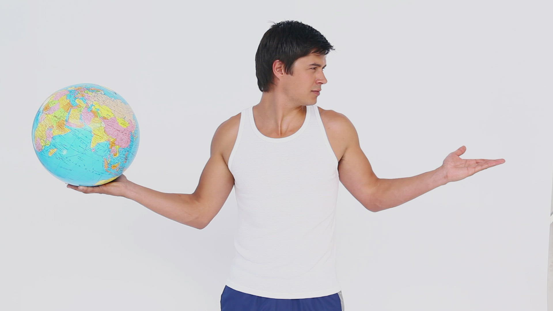 735520010 / Dark-haired / Rotating / Looking