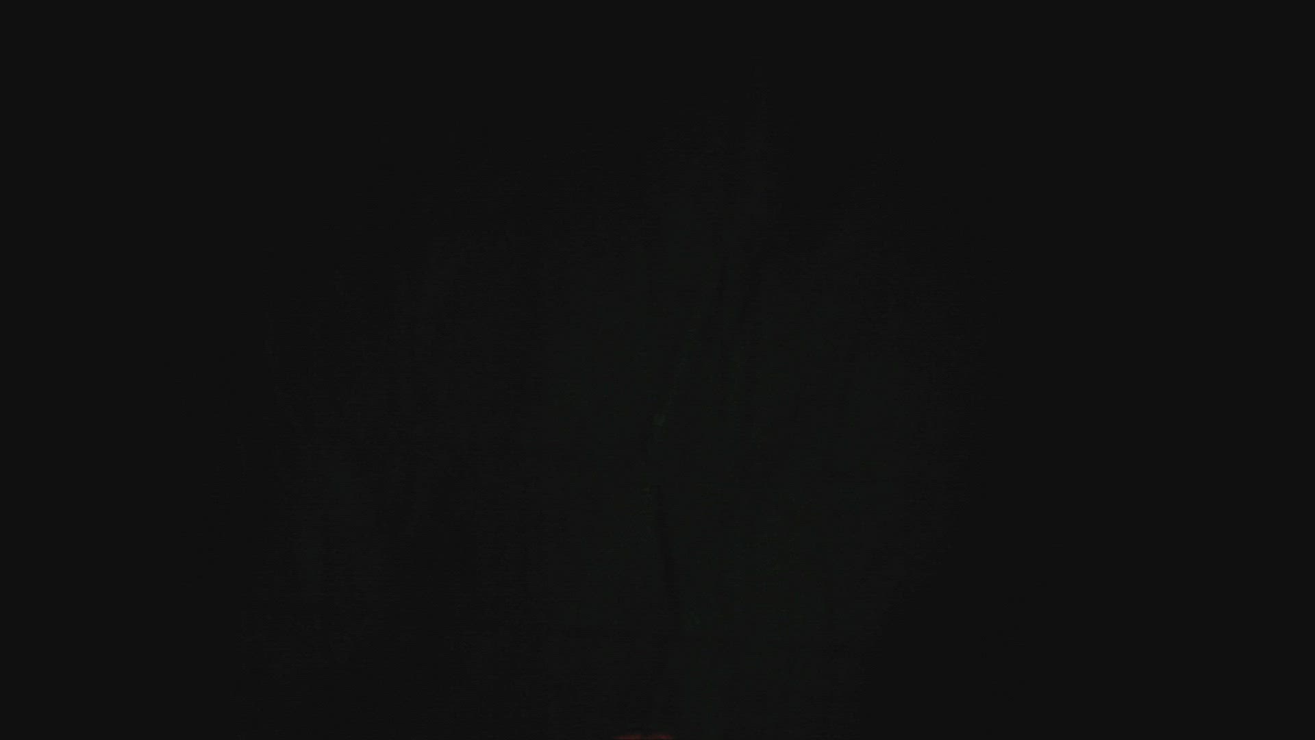 556549862 / Apple / Falling / Midair