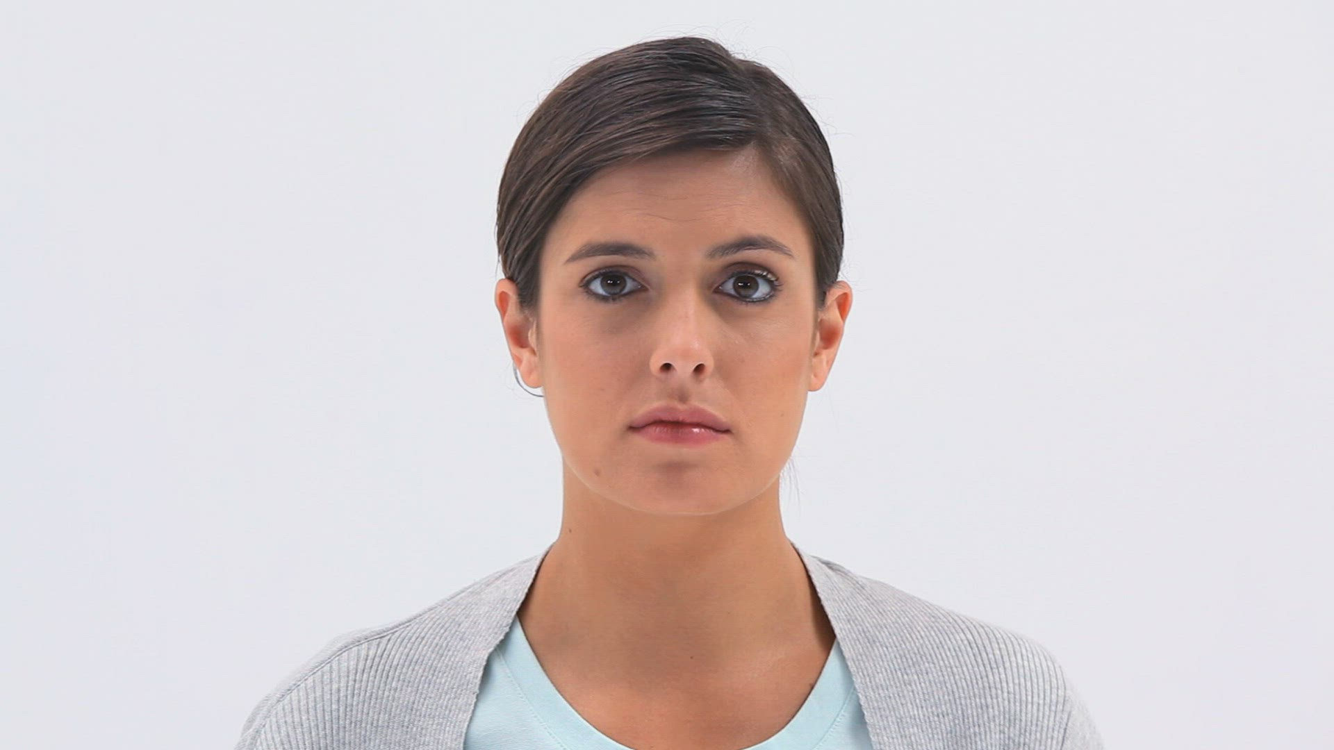 686600811 / Woman / Dark-haired / Pain