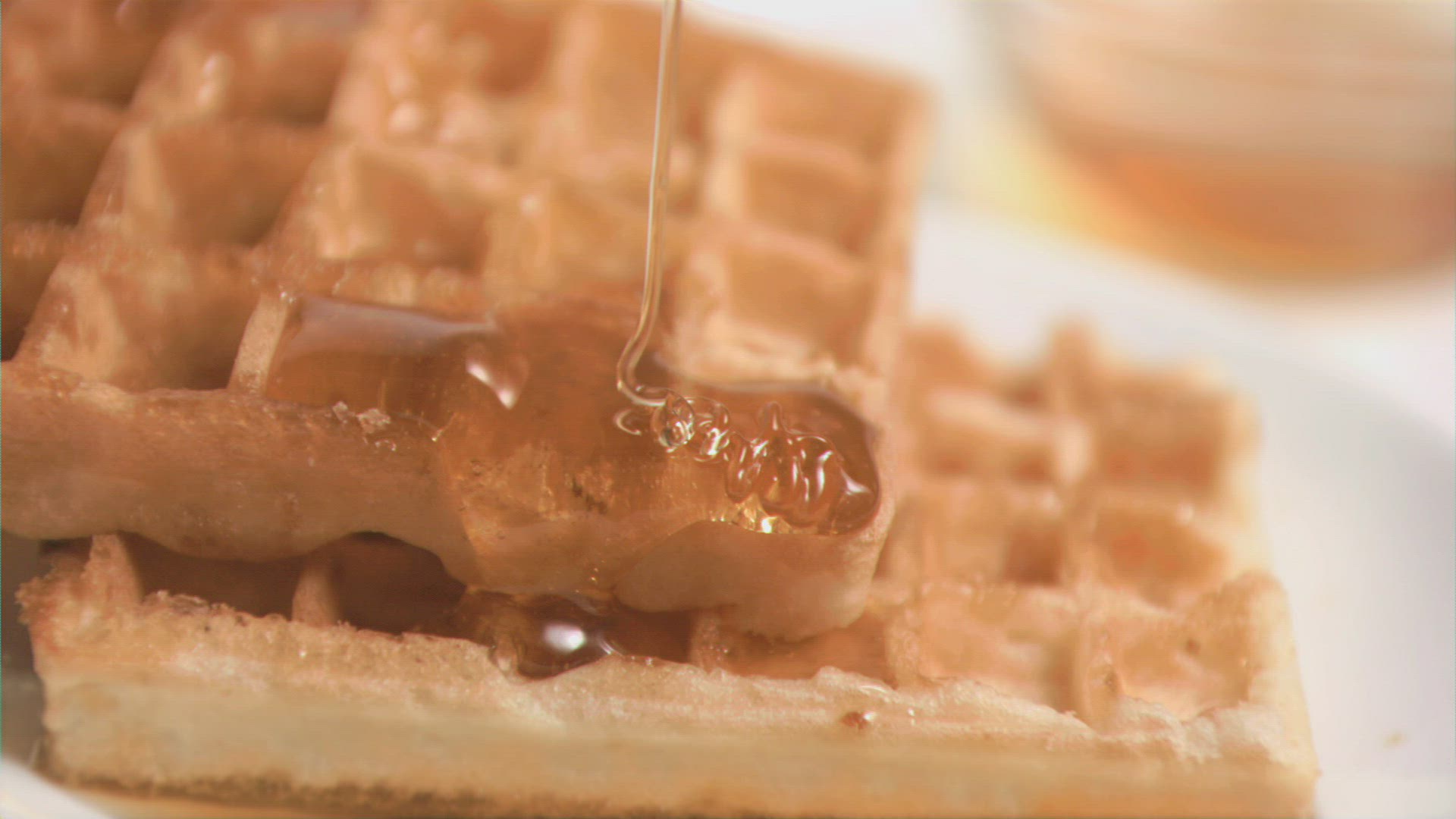 788204864 / Waffle / Maple Syrup / Flowing