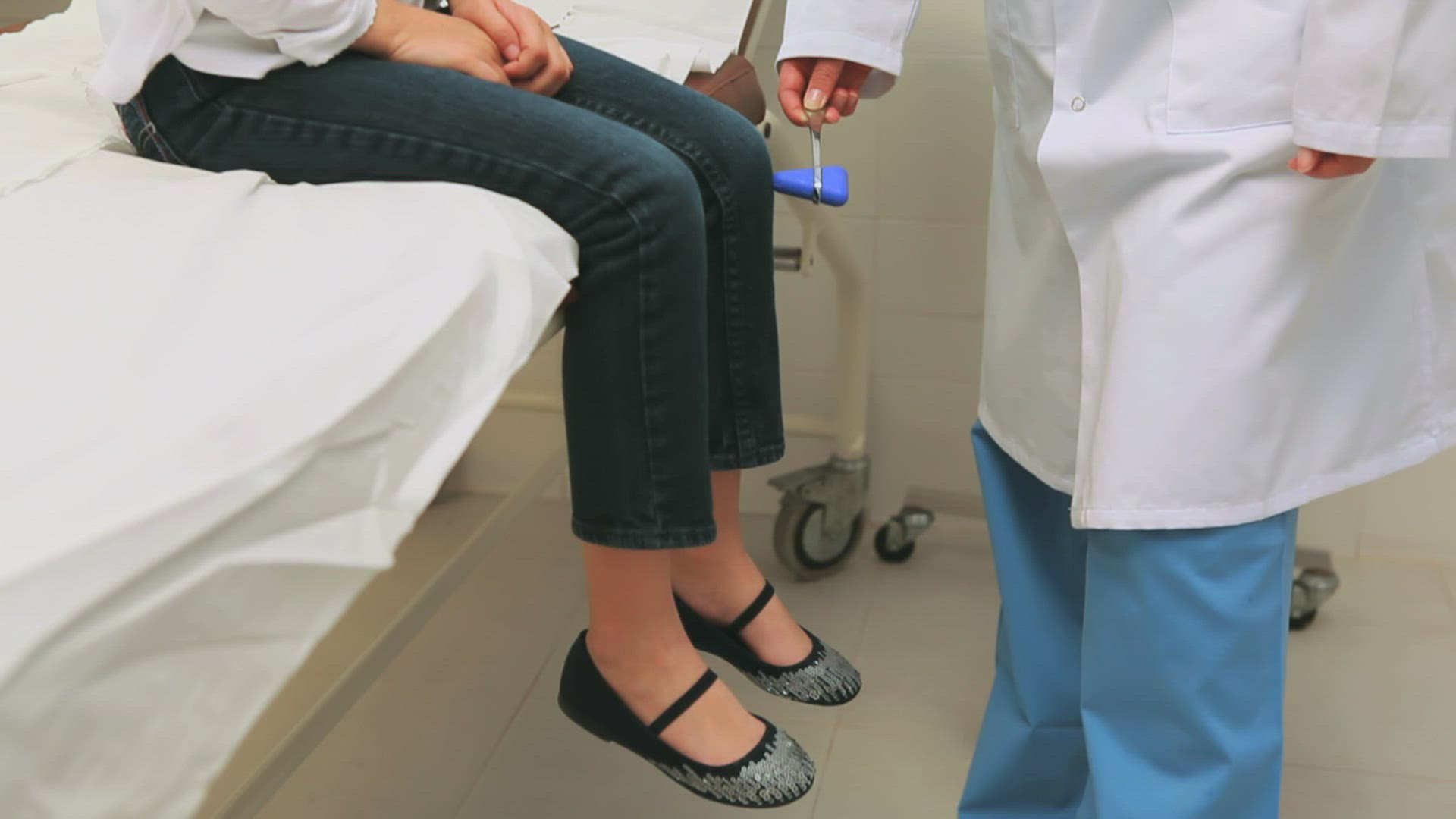 720439435 / Girl / Doctor / Doctor's Coat