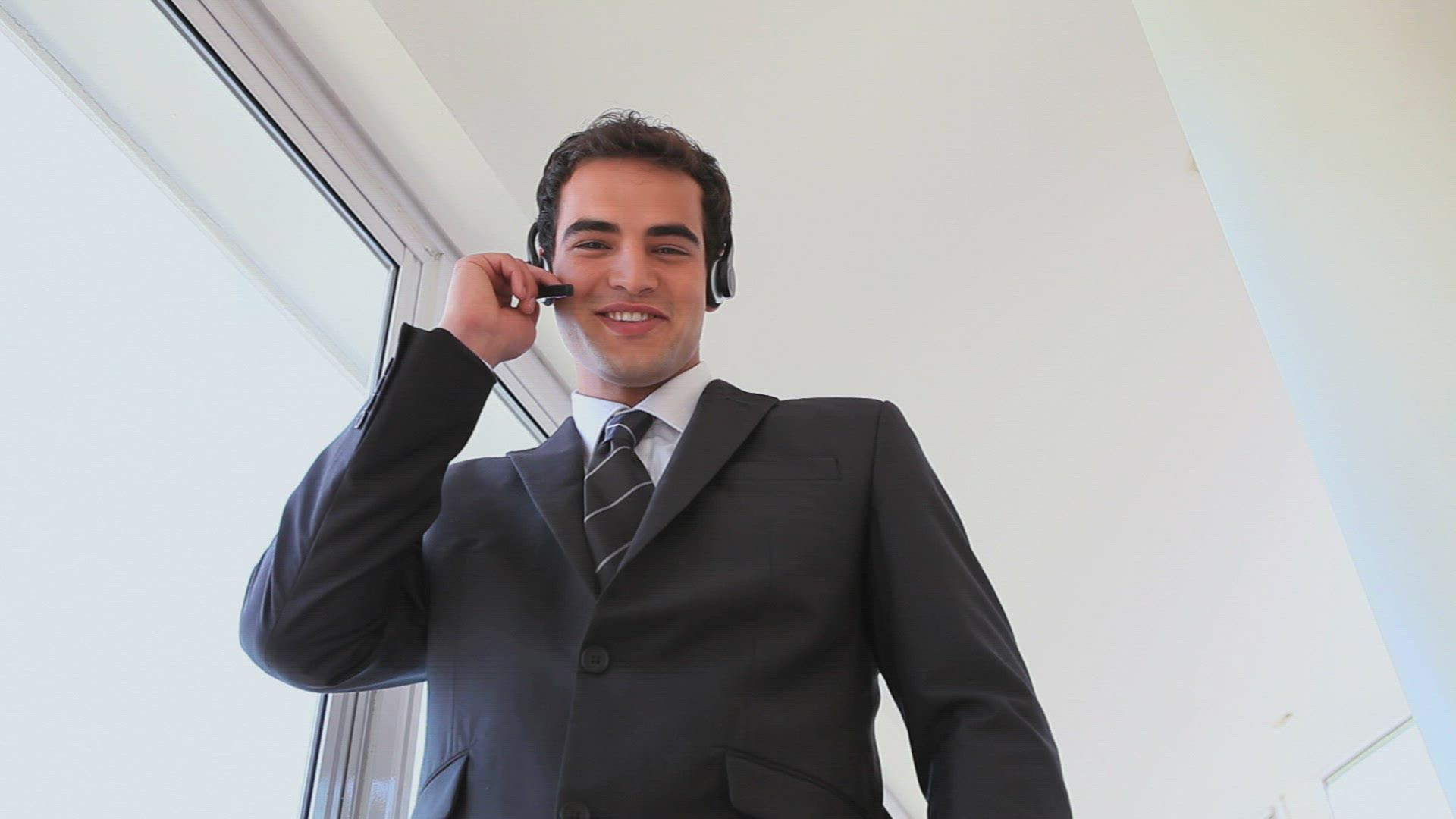 176425166 / Businessman / Looking at Camera