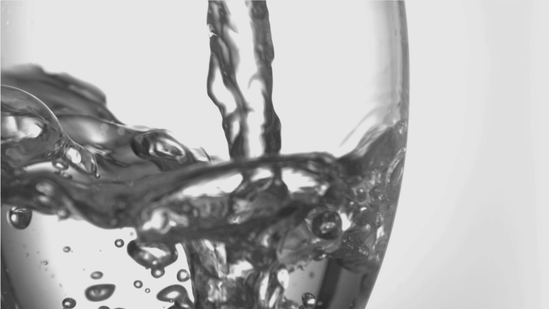 978663335 / Pouring In / Pouring Out / Pouring