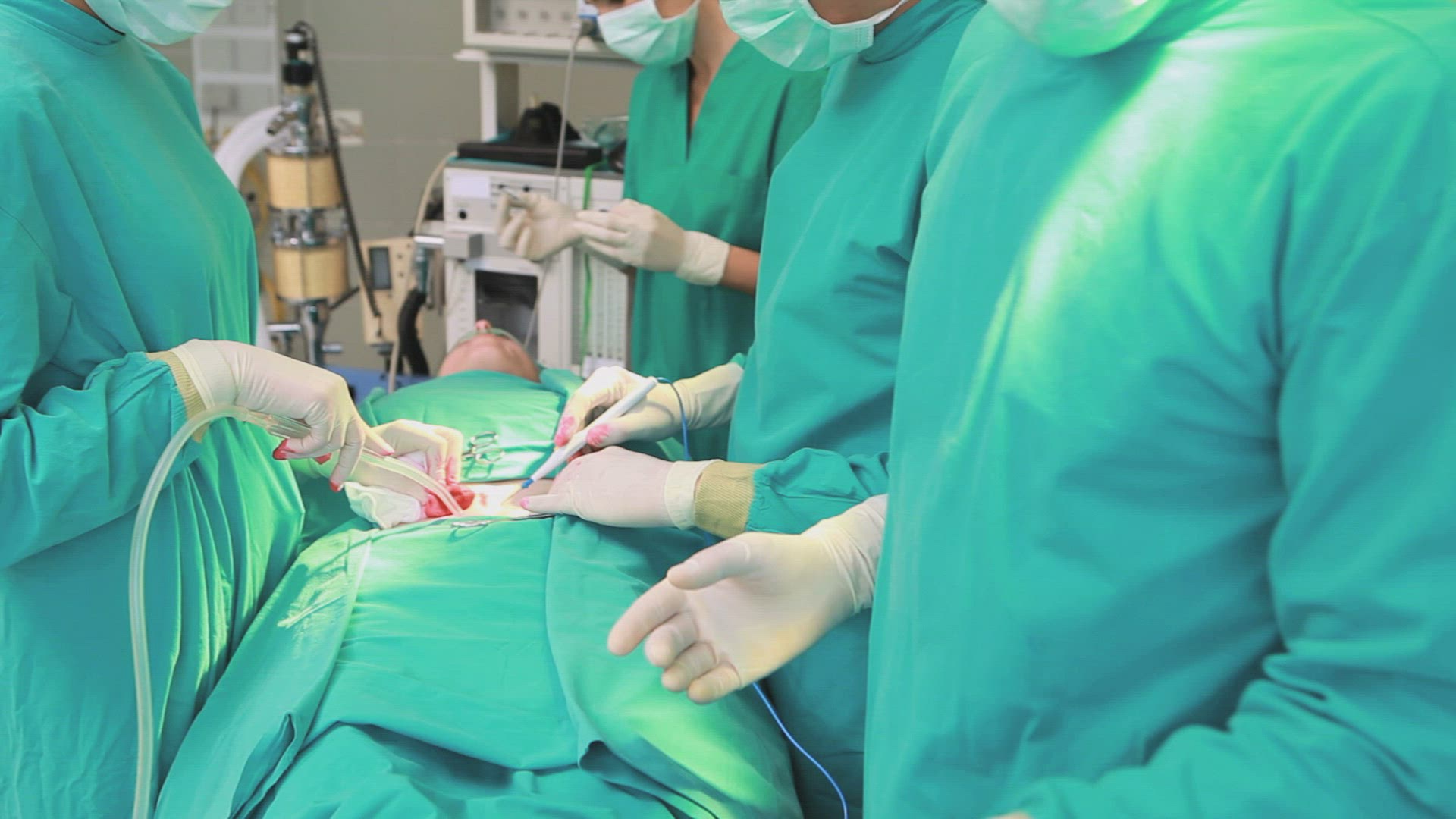 141669052 / Patient / Surgeon
