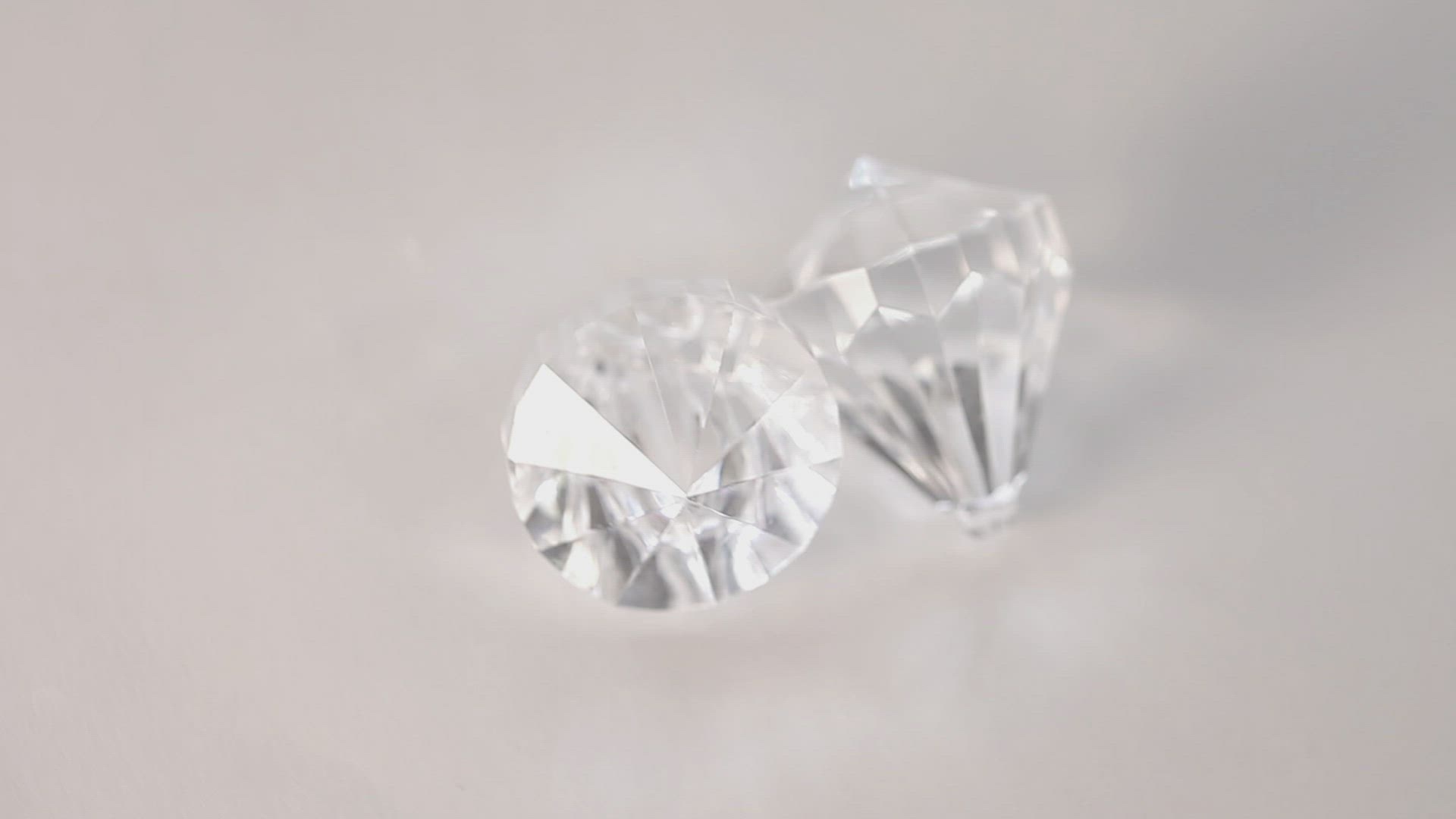 645174313 / Precious Stone / Glaring