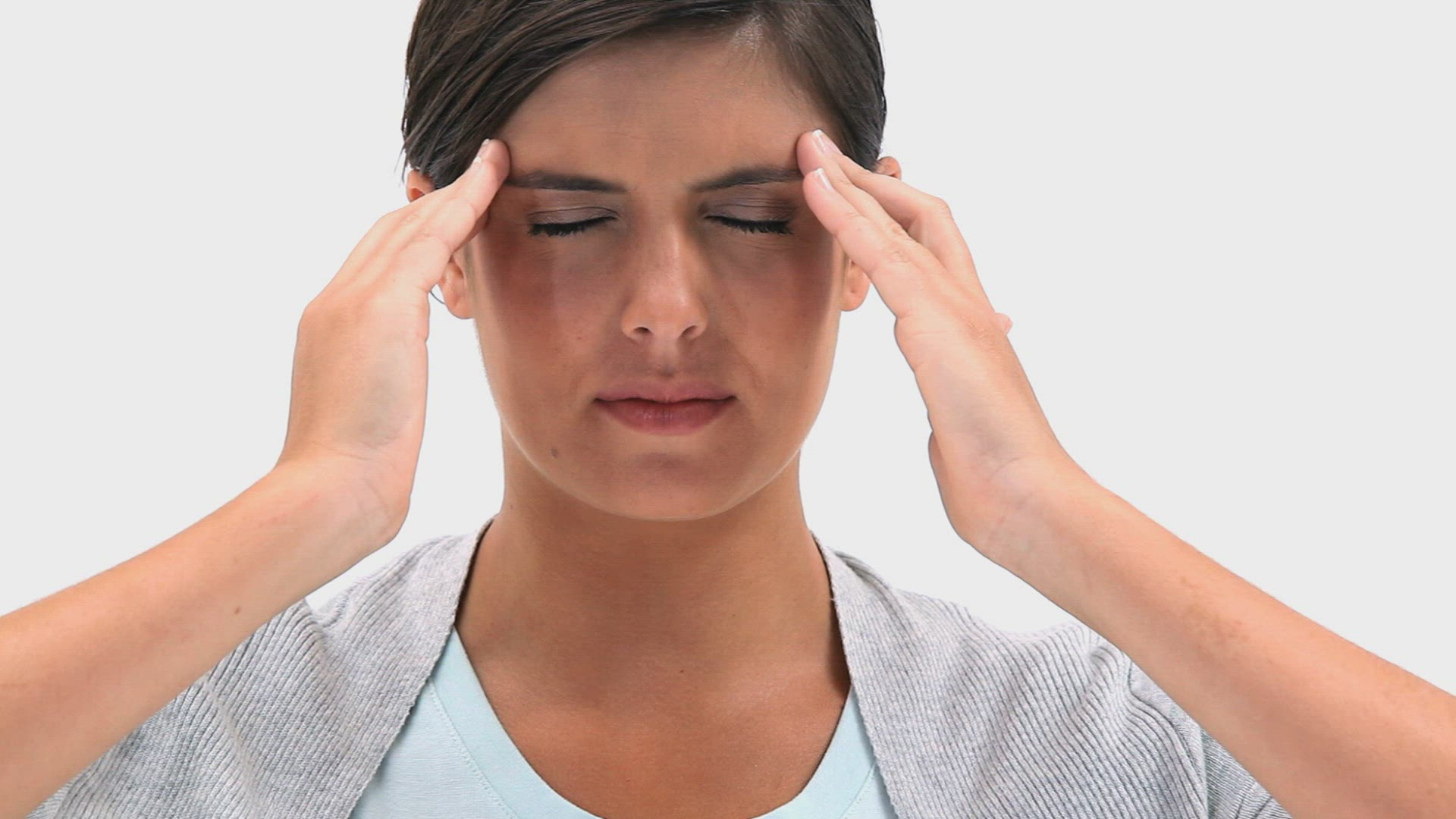 575889577 / Woman / Dark-haired / Headache / Migraine