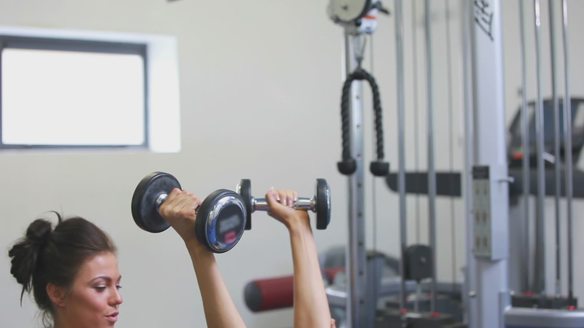 769510319 / Woman / Fitness Gym / Weight Training