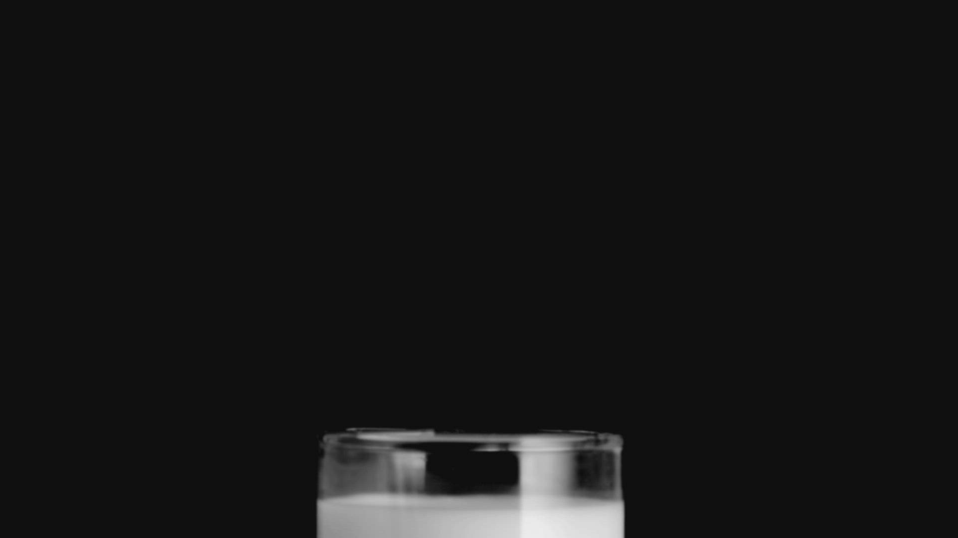 319602125 / Flowing / Falling / Filling