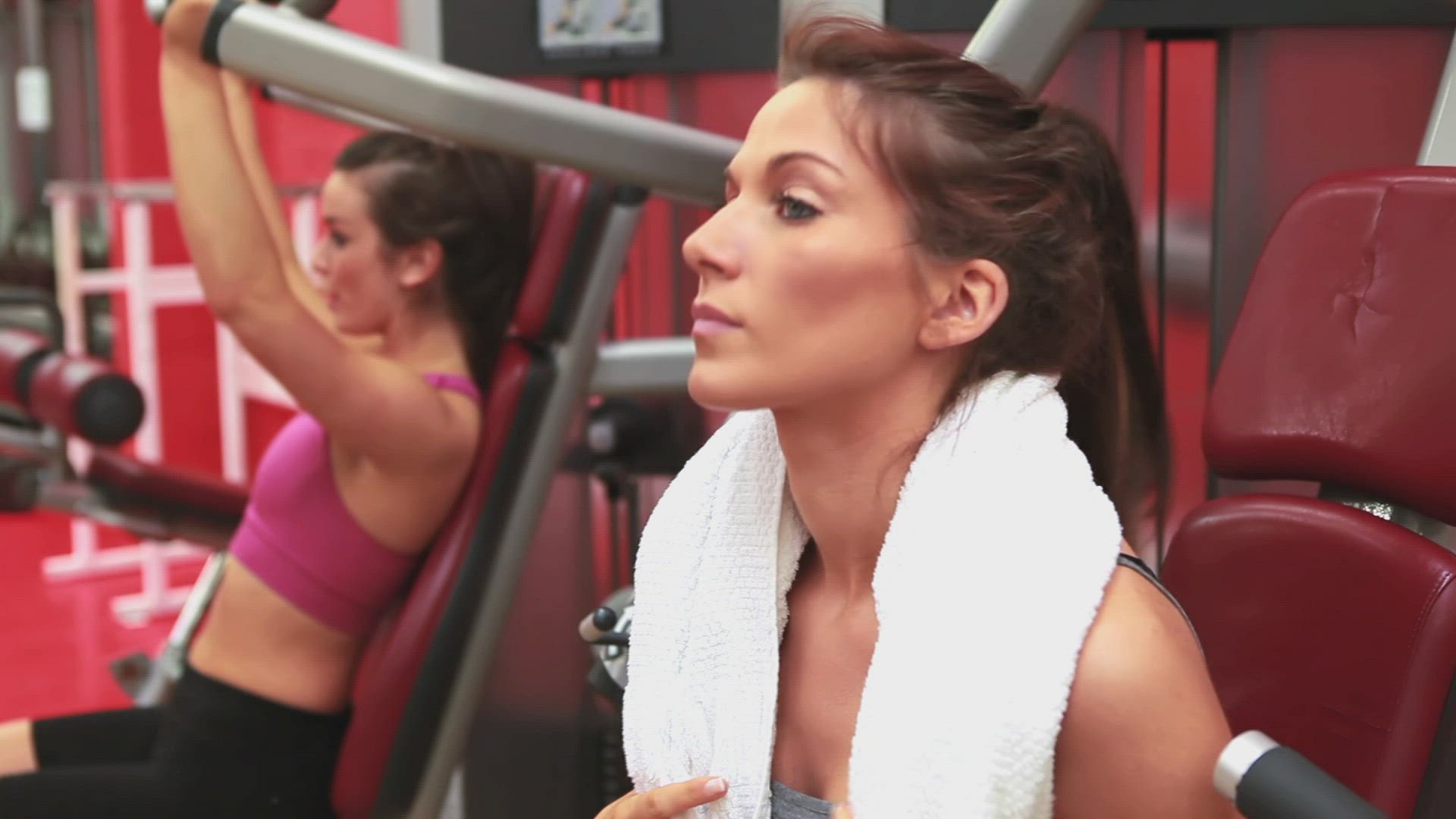 957421659 / Woman / Fitness Gym / Weight Training