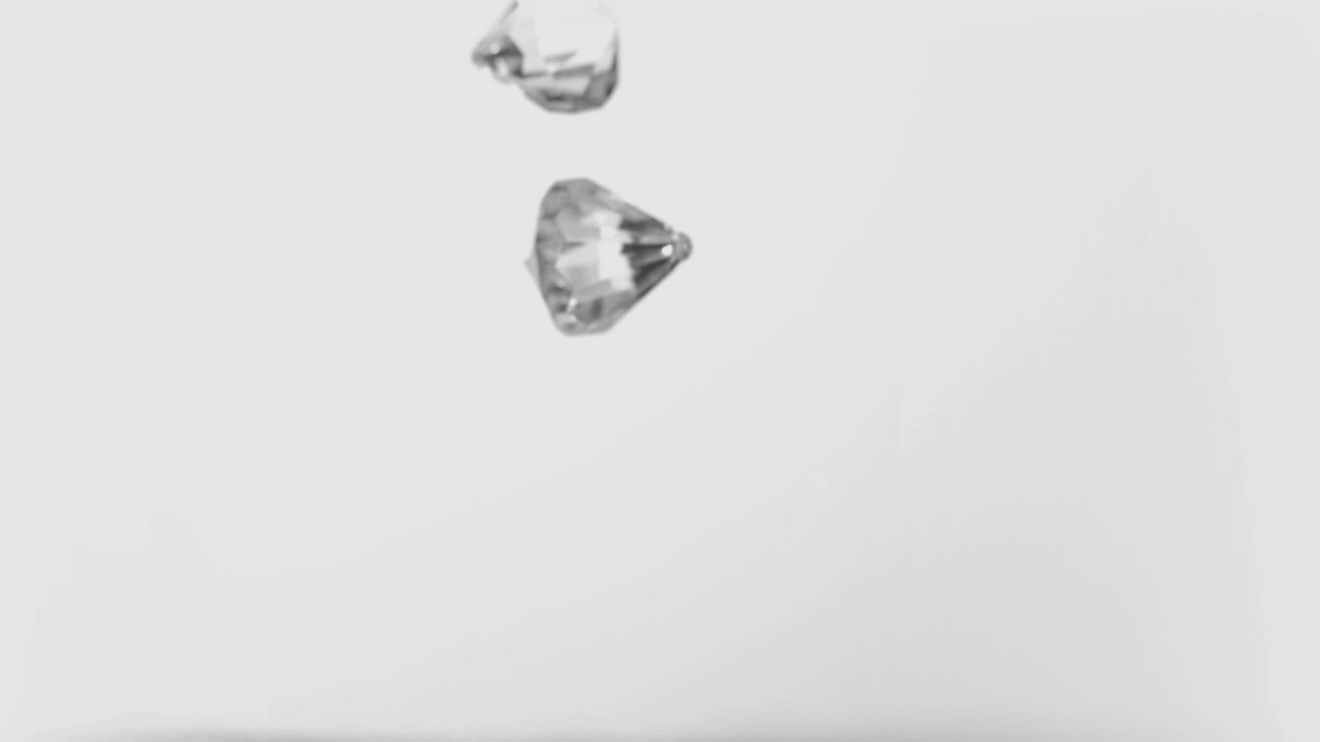 519245036 / Falling / Slowmotion