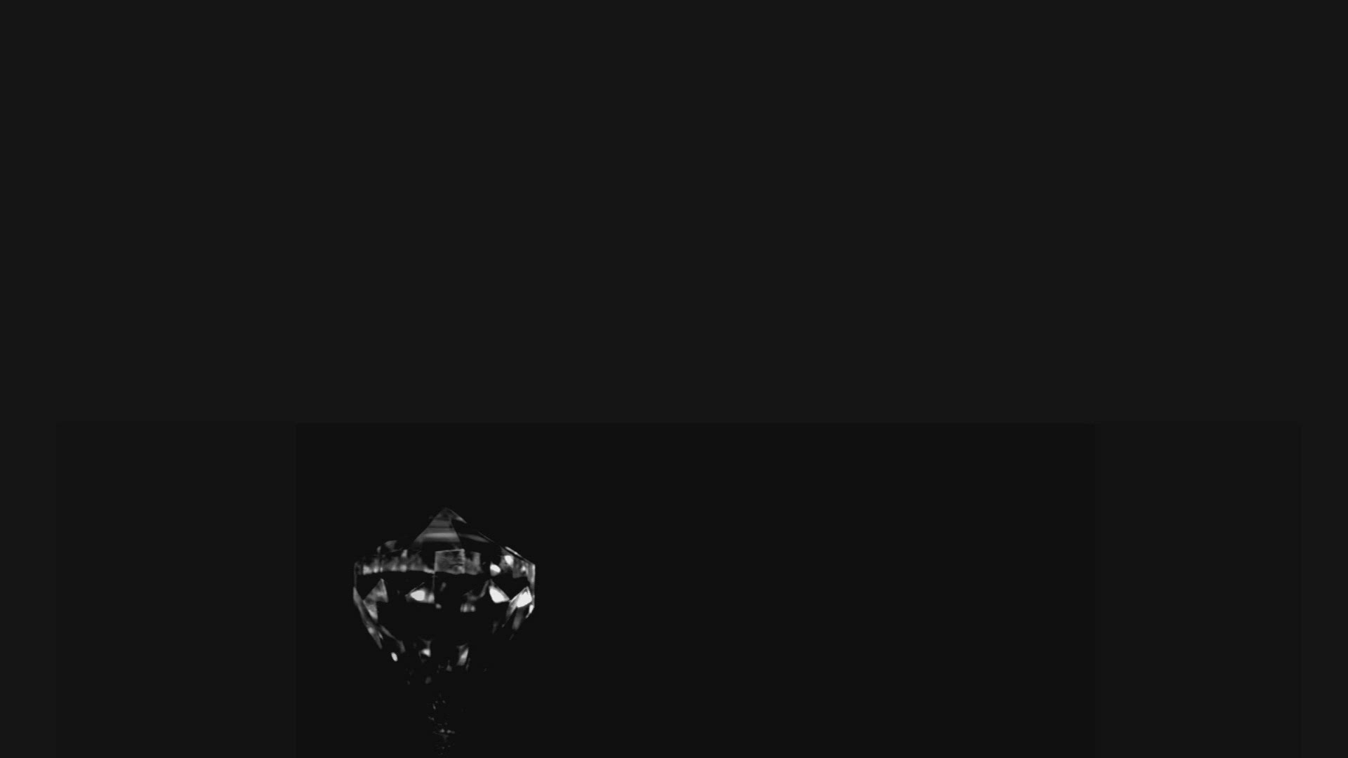 276078293 / Diamond / Rotating / Glaring
