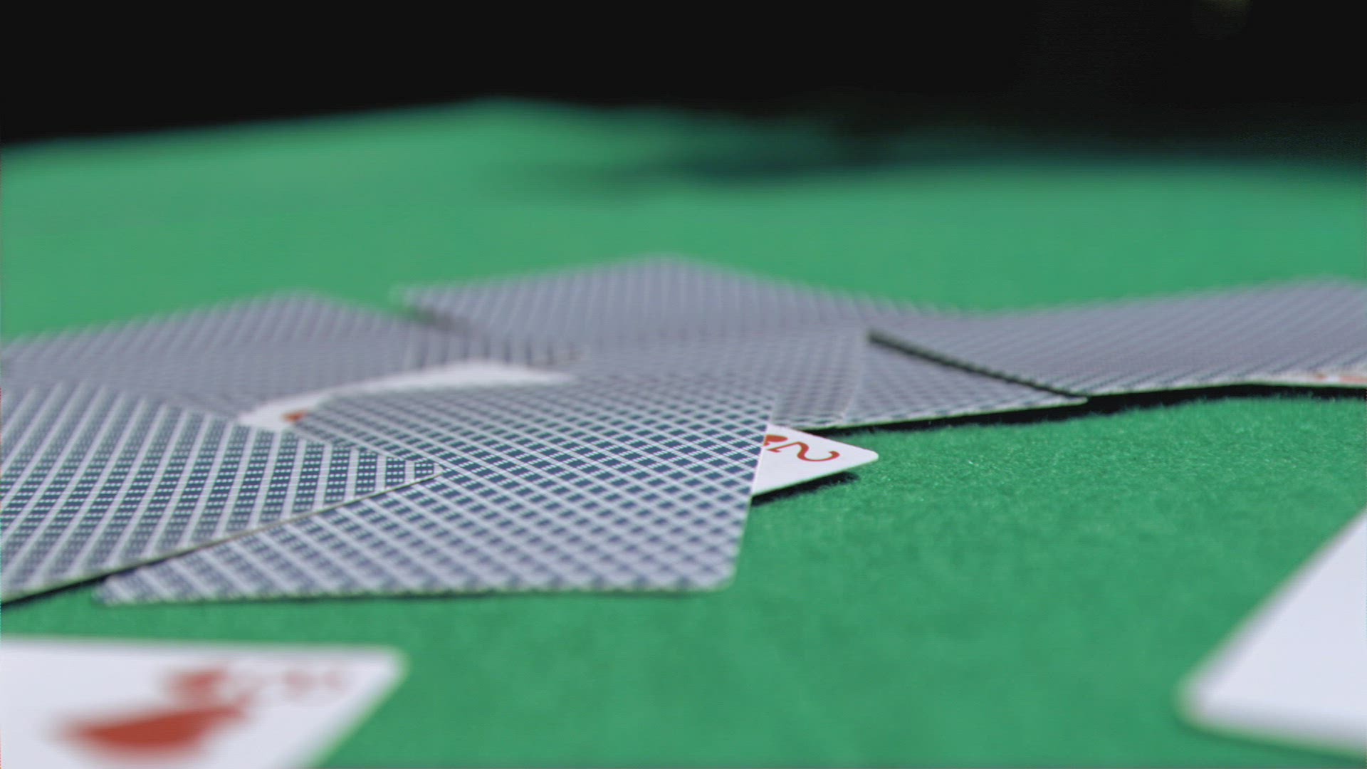 142845586 / Playing Card / Falling / Slowmotion