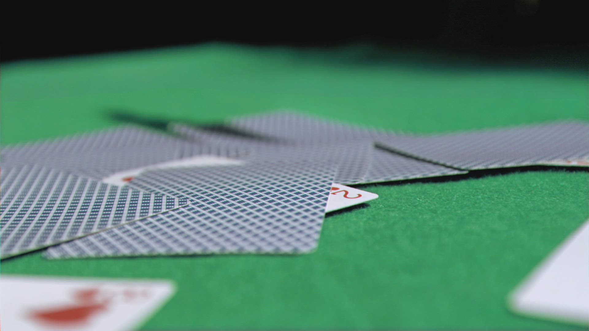 314233086 / Playing Card / Falling / Slowmotion