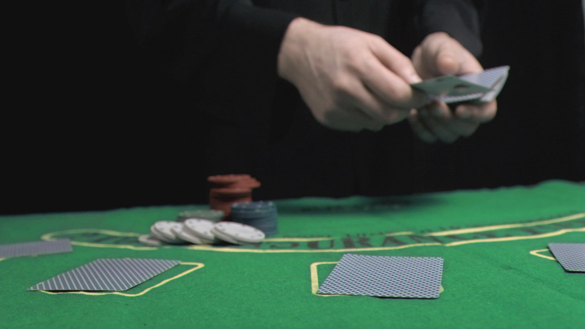 897905506 / Black Jack / Croupier / Distributing