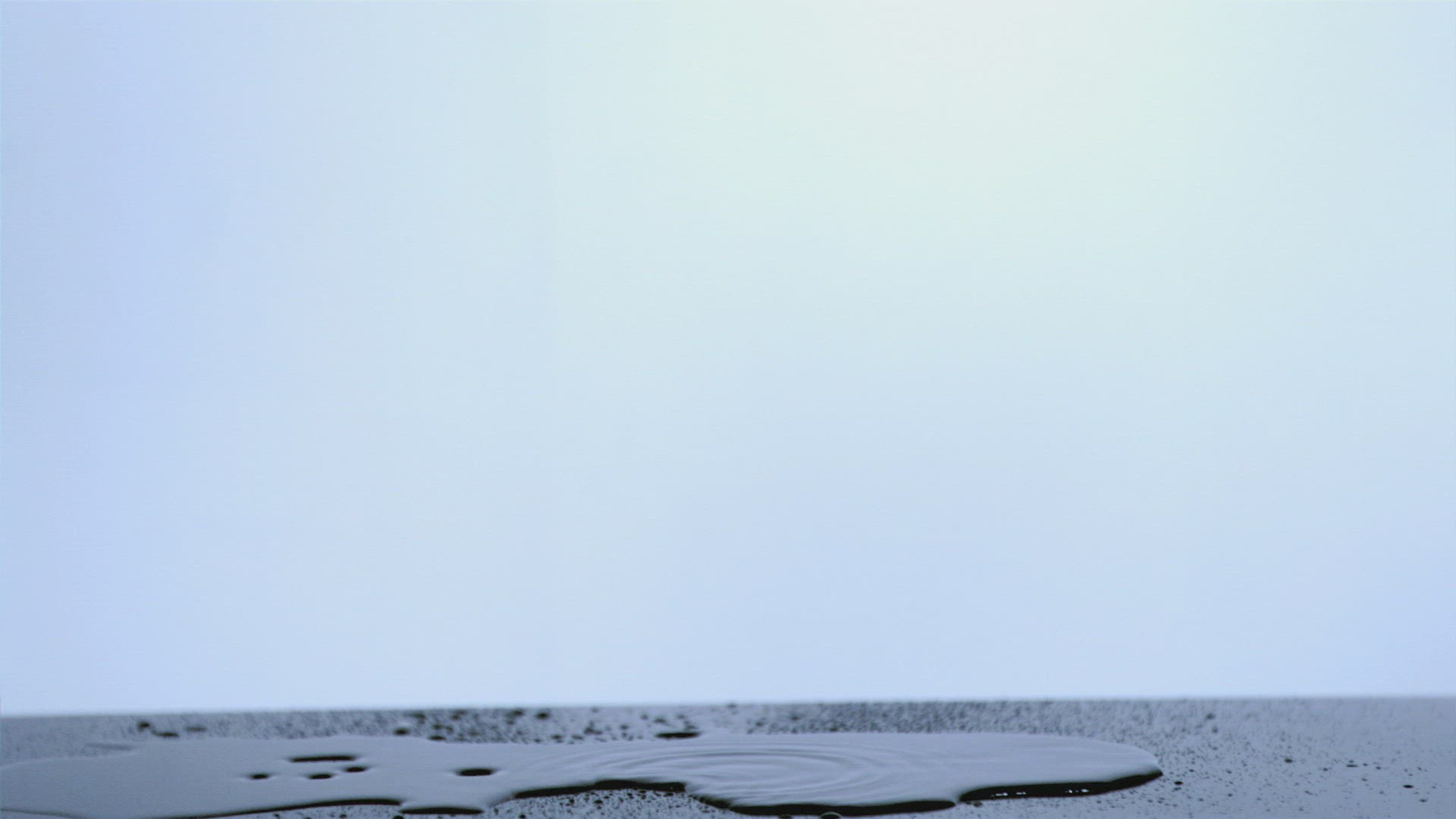 639958148 / Water Bottle / Falling / Slowmotion