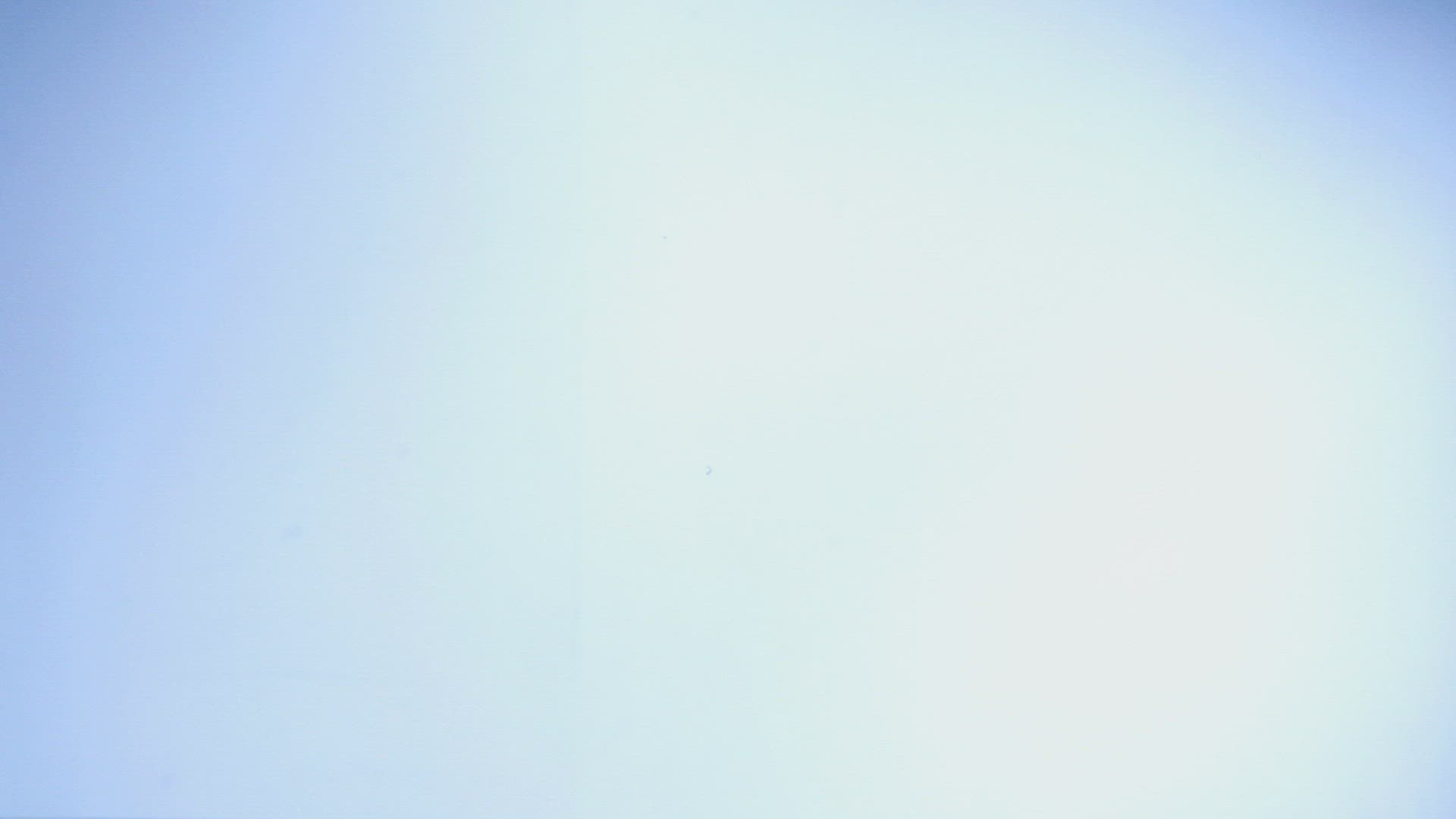 847562963 / Water Bottle / Falling / Slowmotion