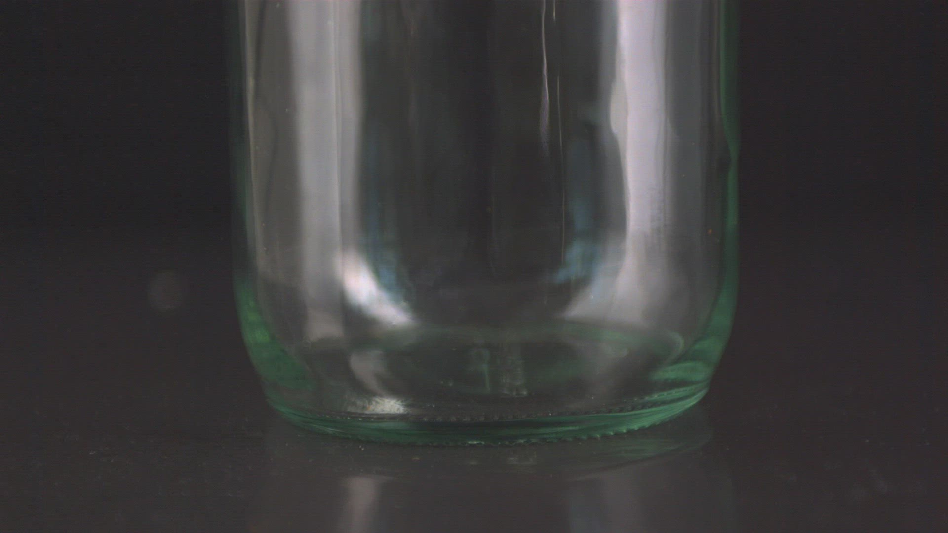 584495804 / Falling / Slowmotion