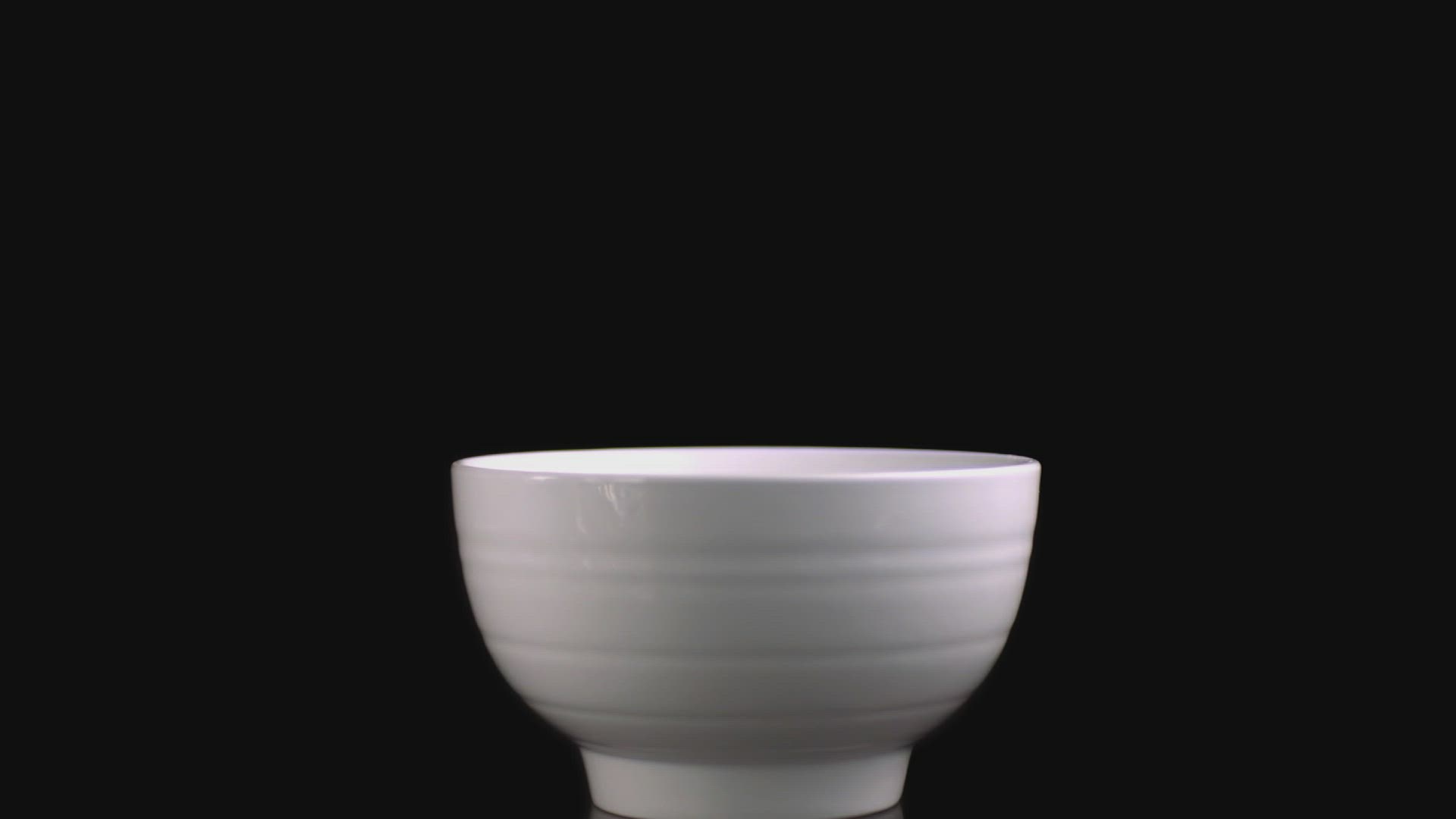 368263267 / Bowl / Milk / Pouring